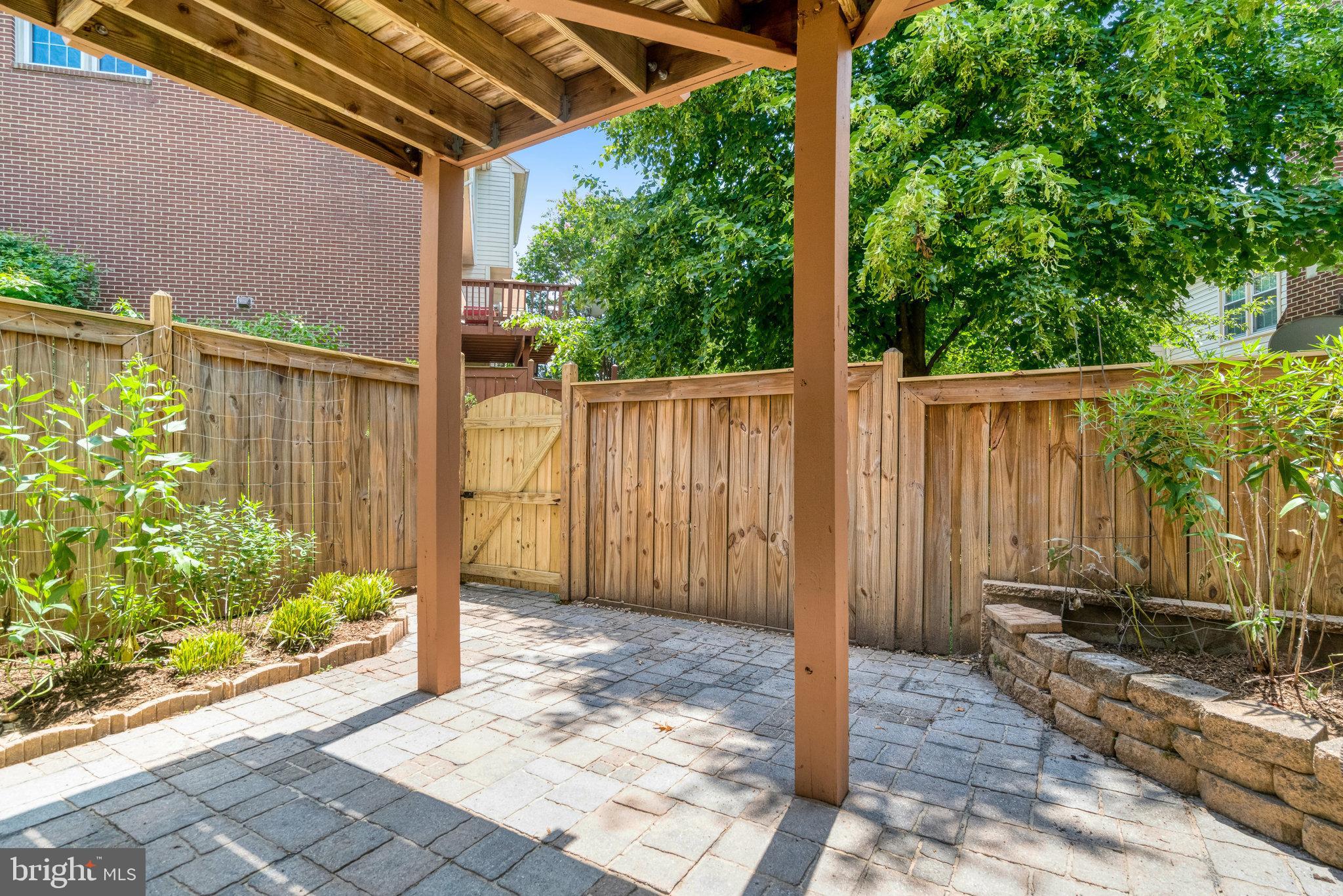 QUAKER HILL - Residential