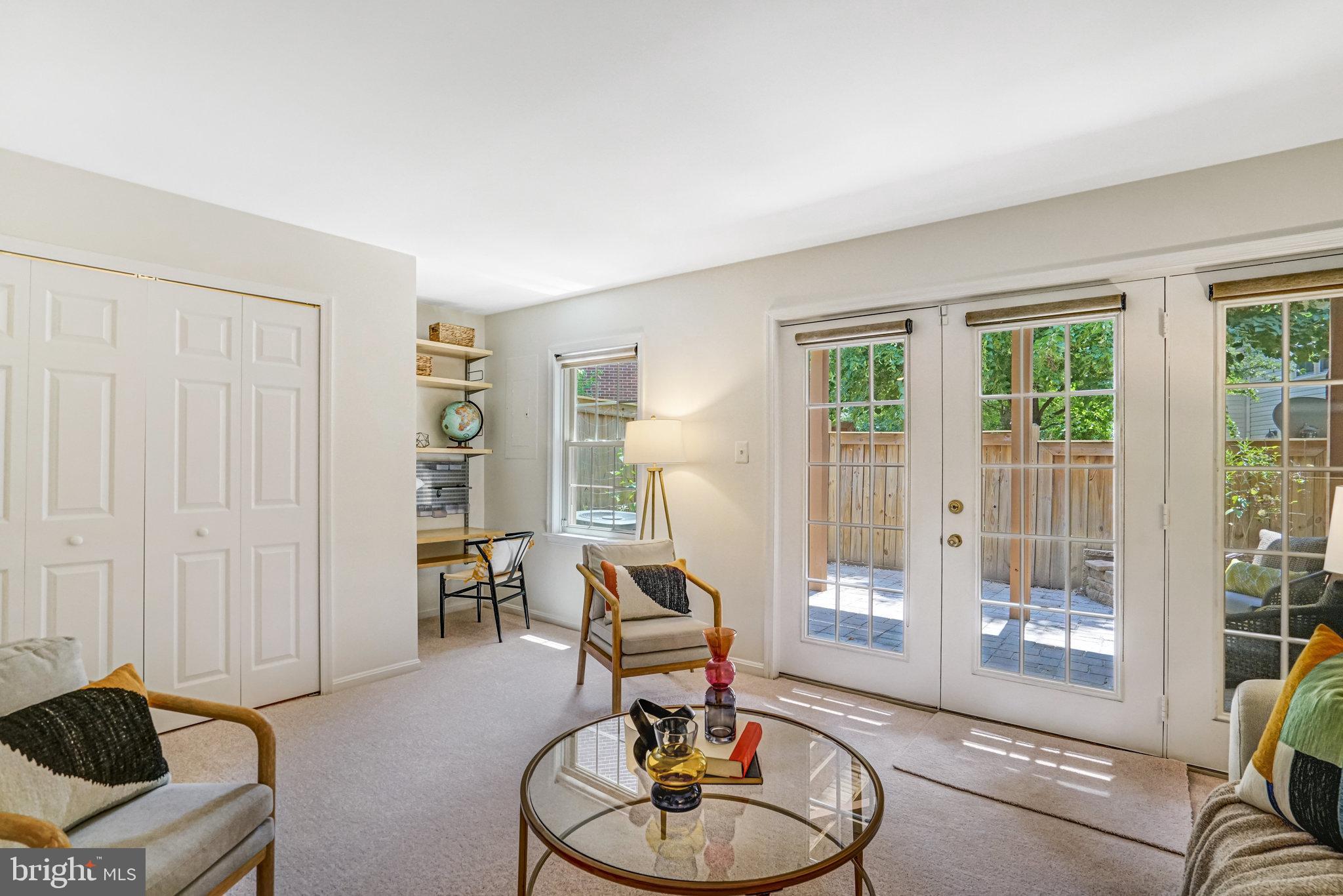 QUAKER HILL - Residential