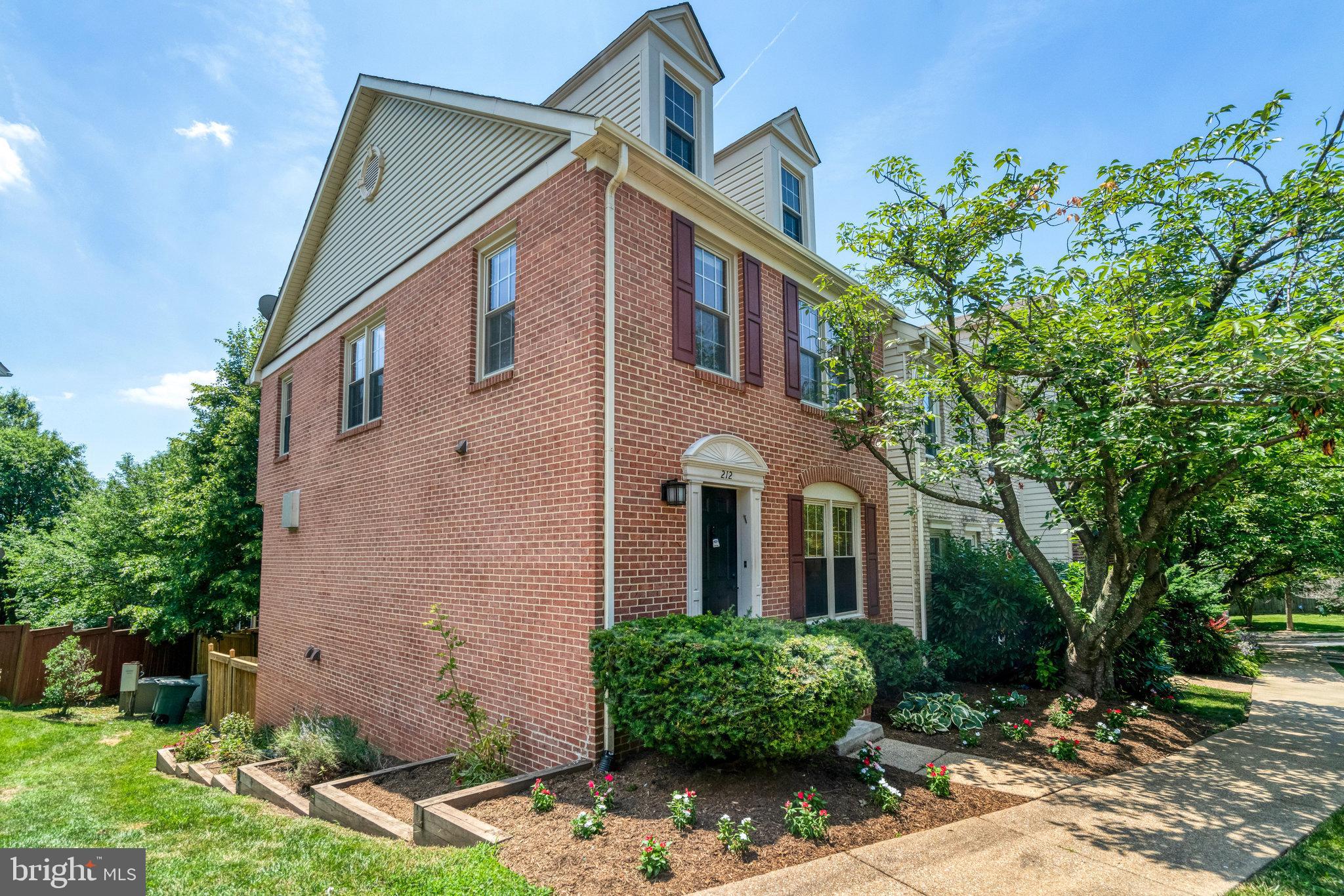 QUAKER HILL - Residential