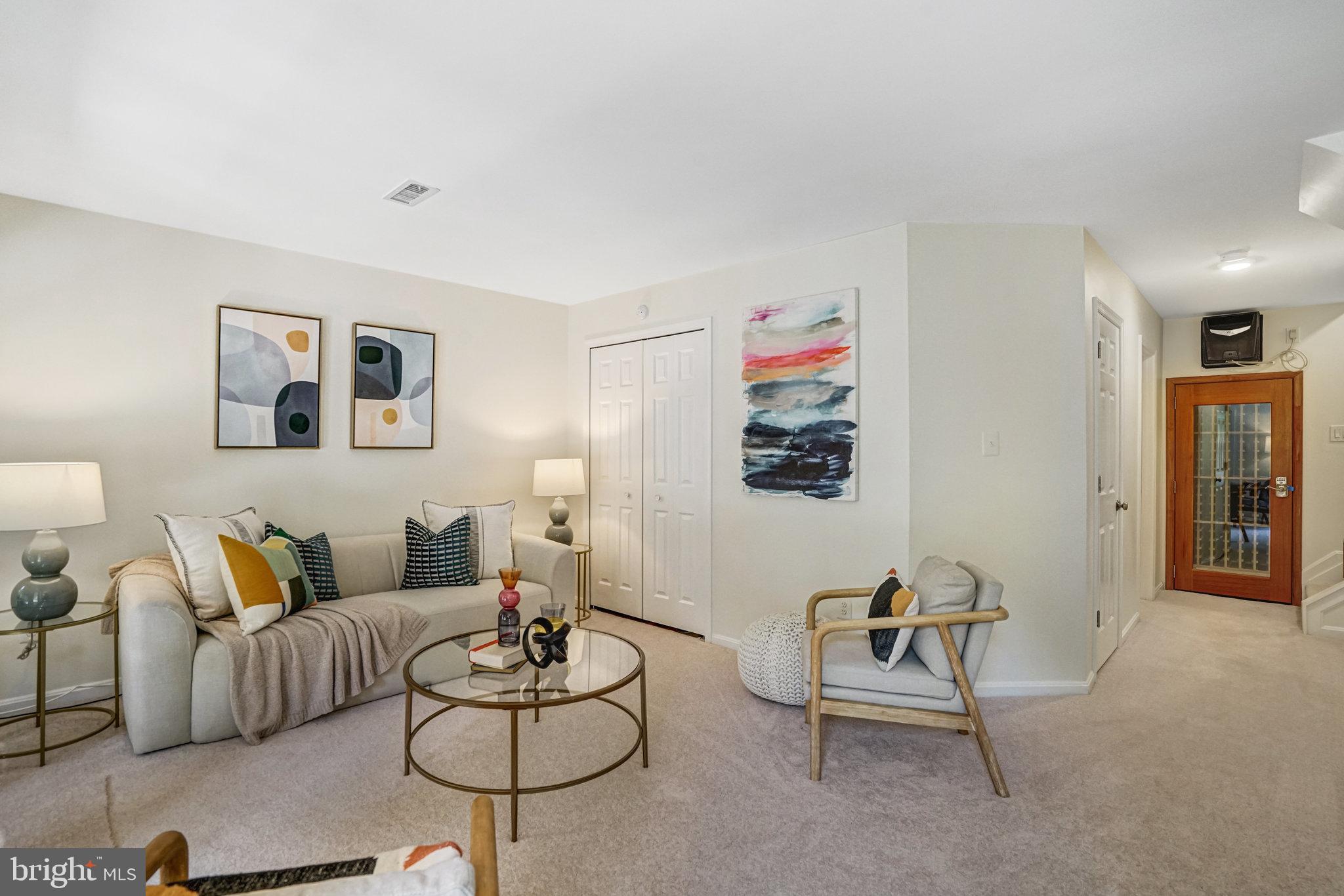 QUAKER HILL - Residential