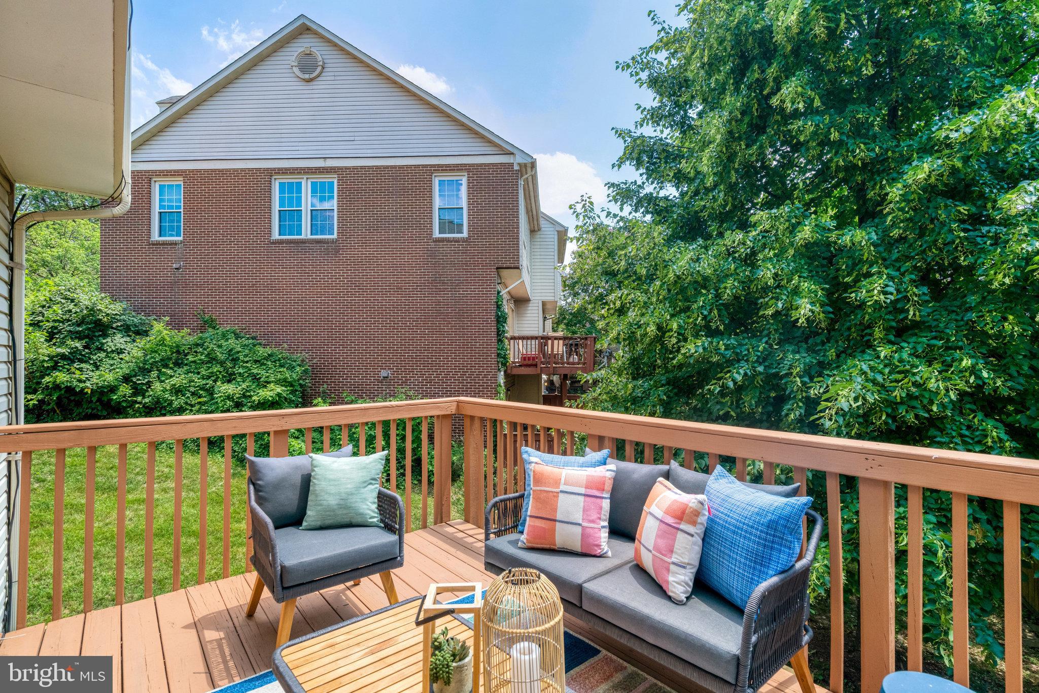 QUAKER HILL - Residential