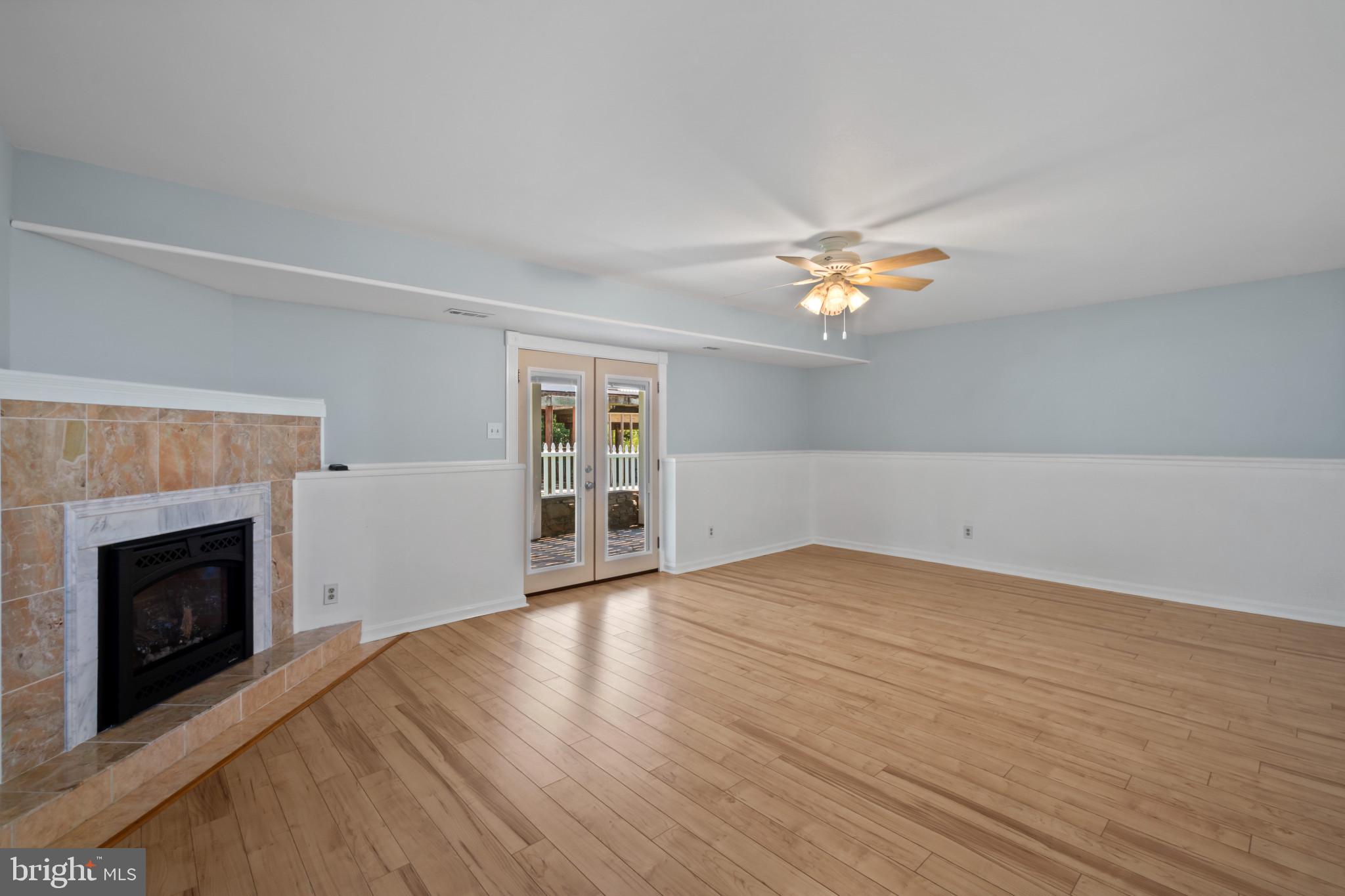 12 SNUG LAGOON COURT