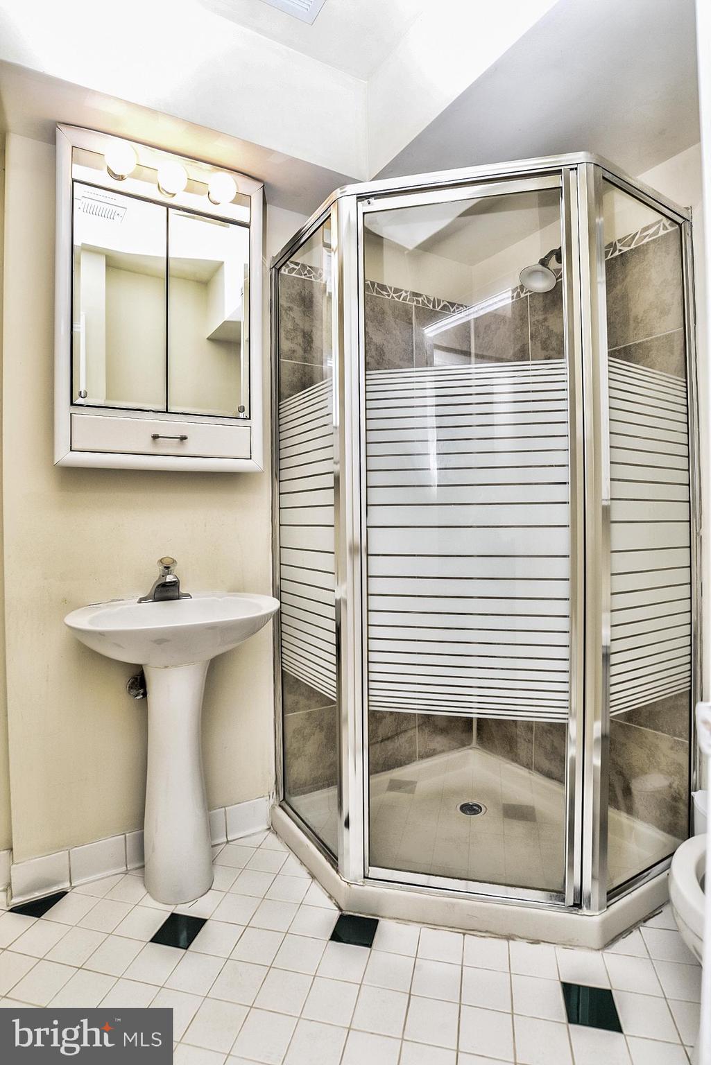 RESTON - Residential Lease