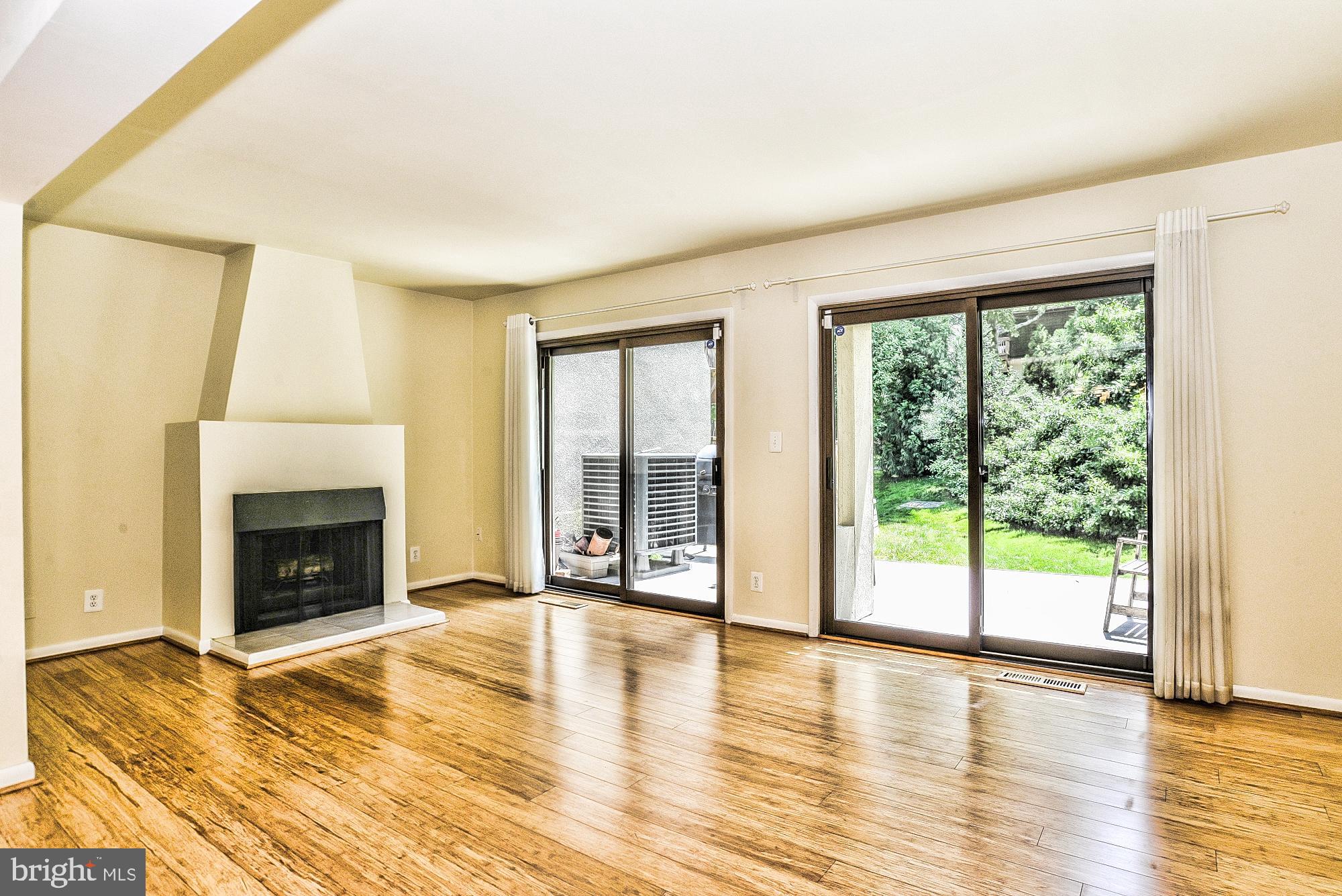 RESTON - Residential Lease