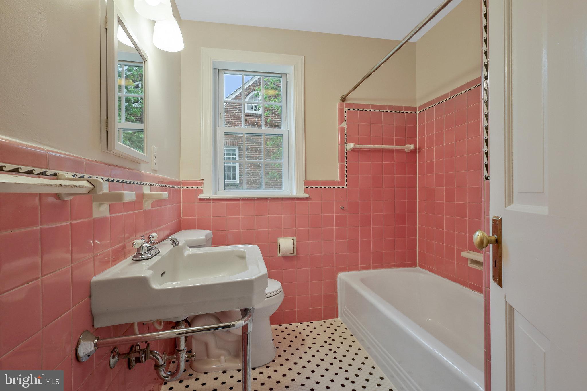 LYON PARK - Residential Lease