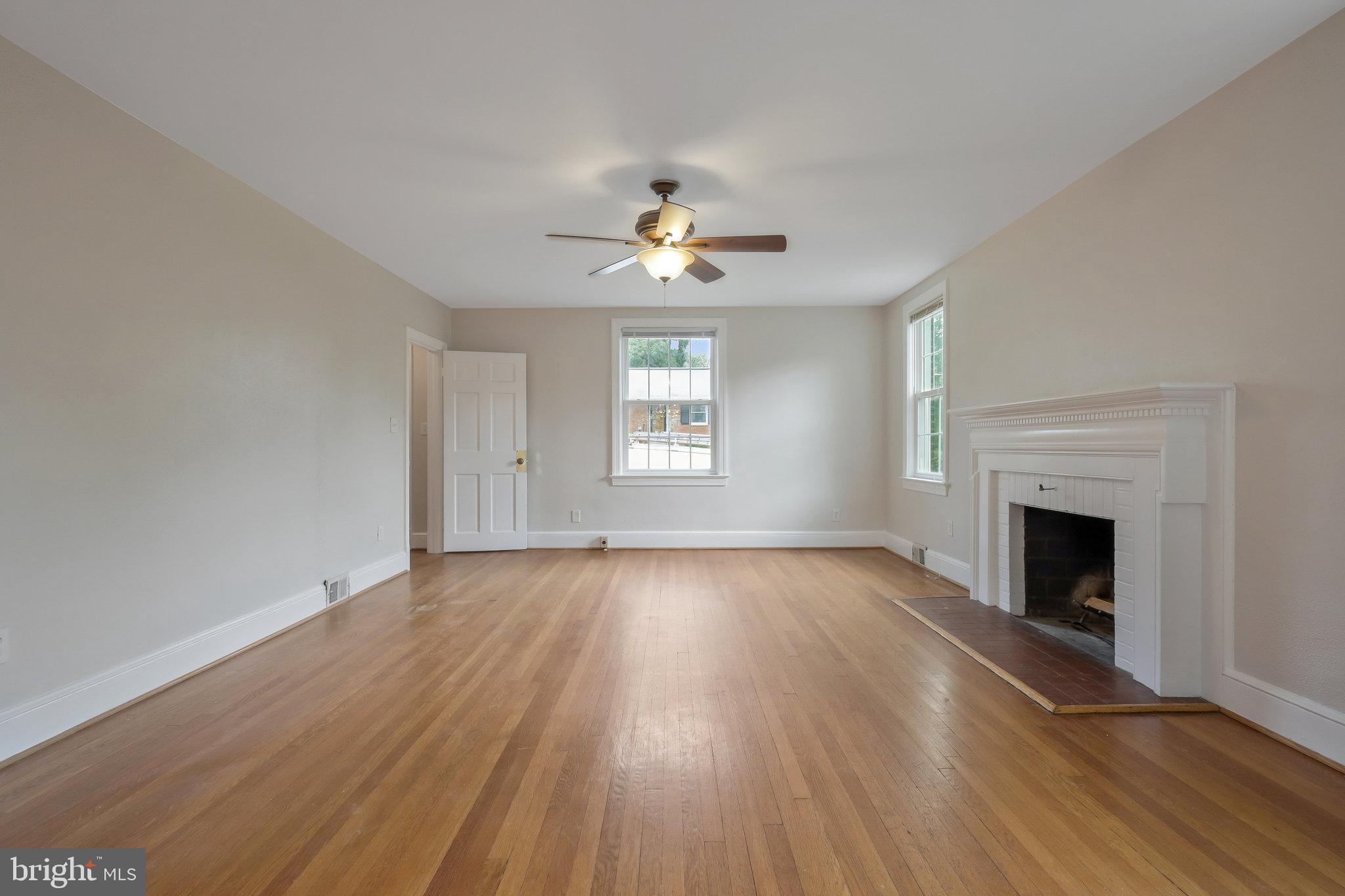 LYON PARK - Residential Lease