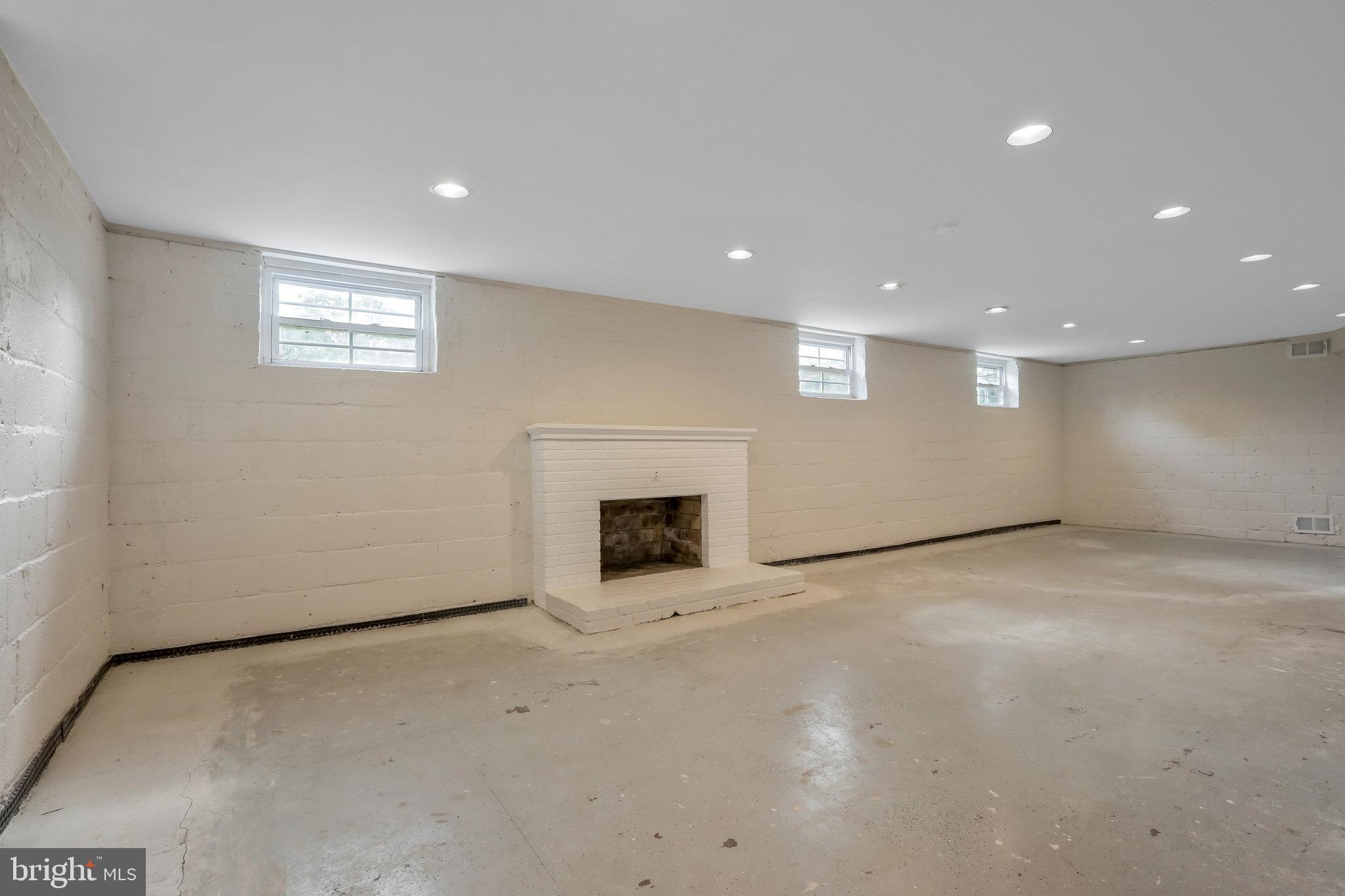 LYON PARK - Residential Lease