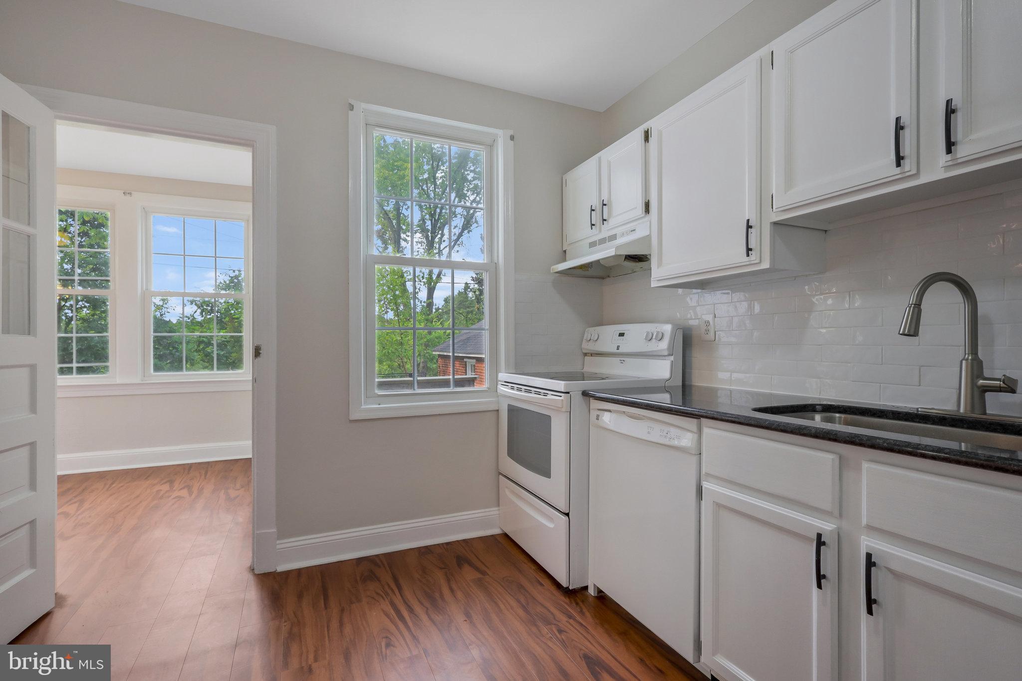 LYON PARK - Residential Lease