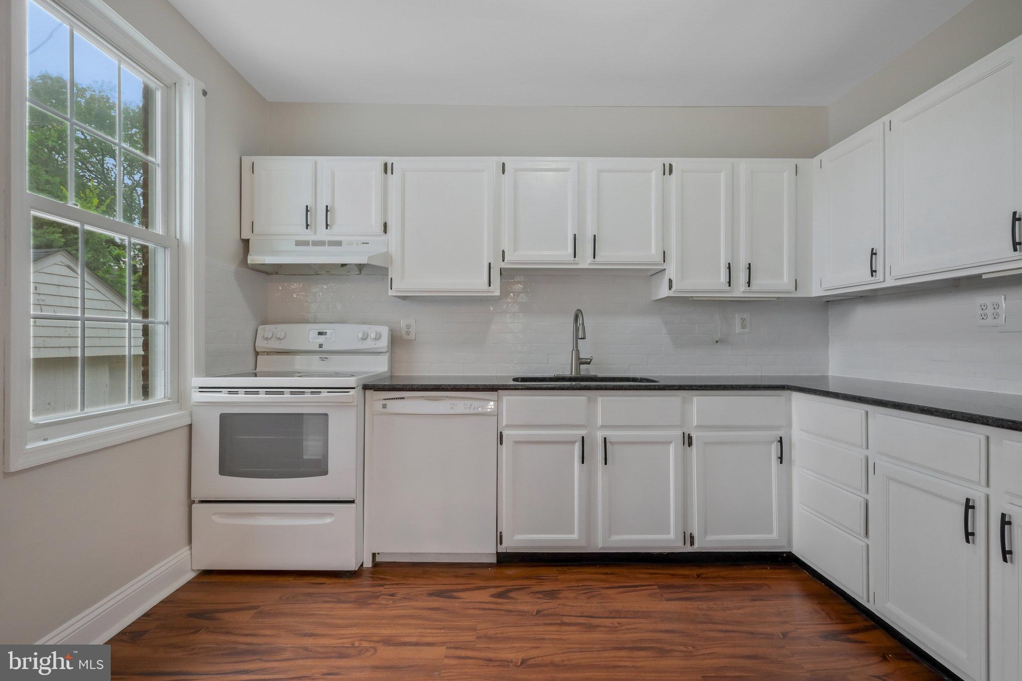 LYON PARK - Residential Lease