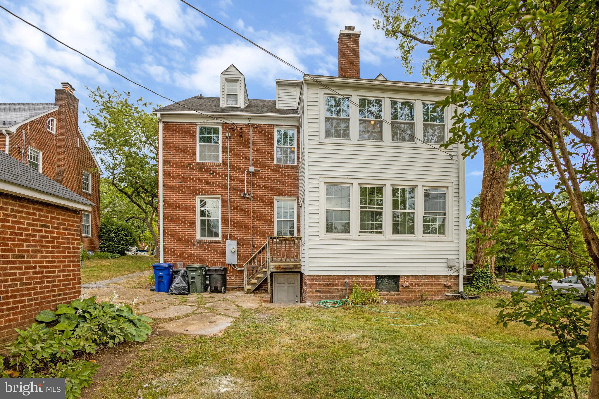 LYON PARK - Residential Lease