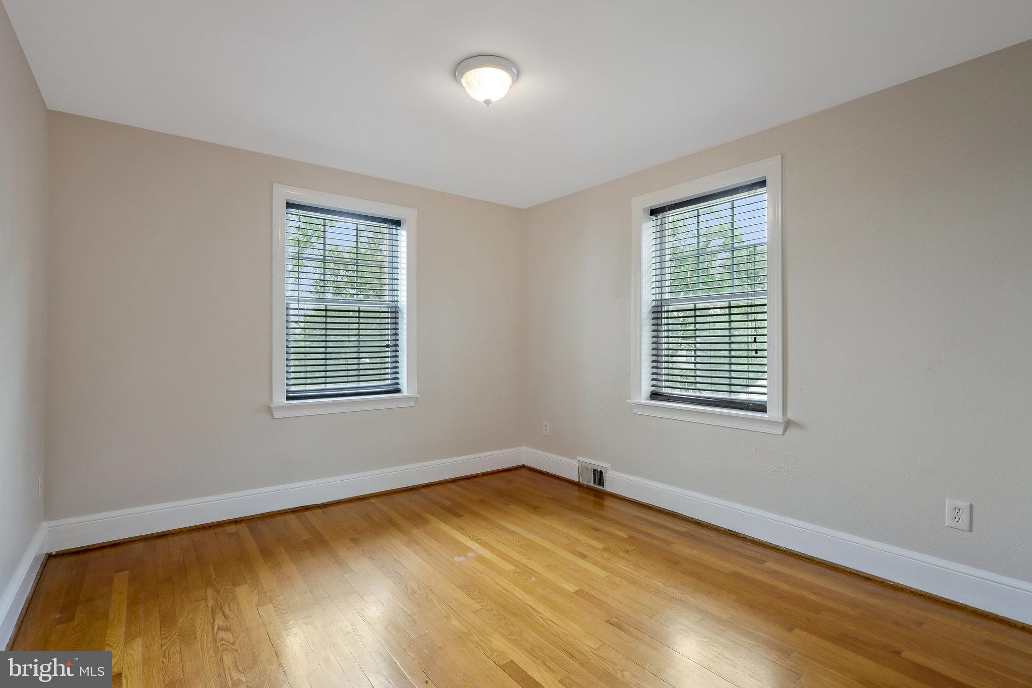 LYON PARK - Residential Lease