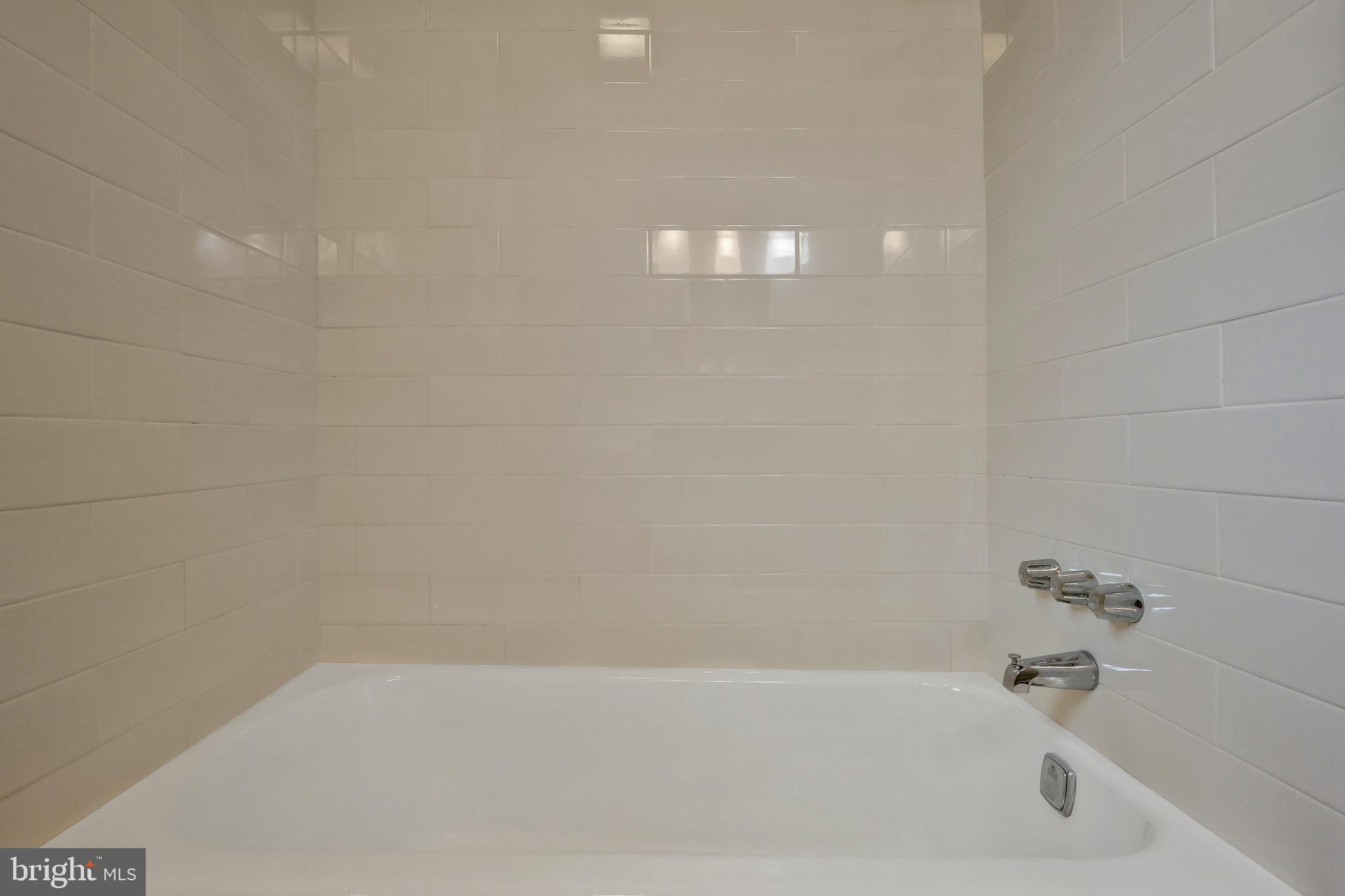 LYON PARK - Residential Lease