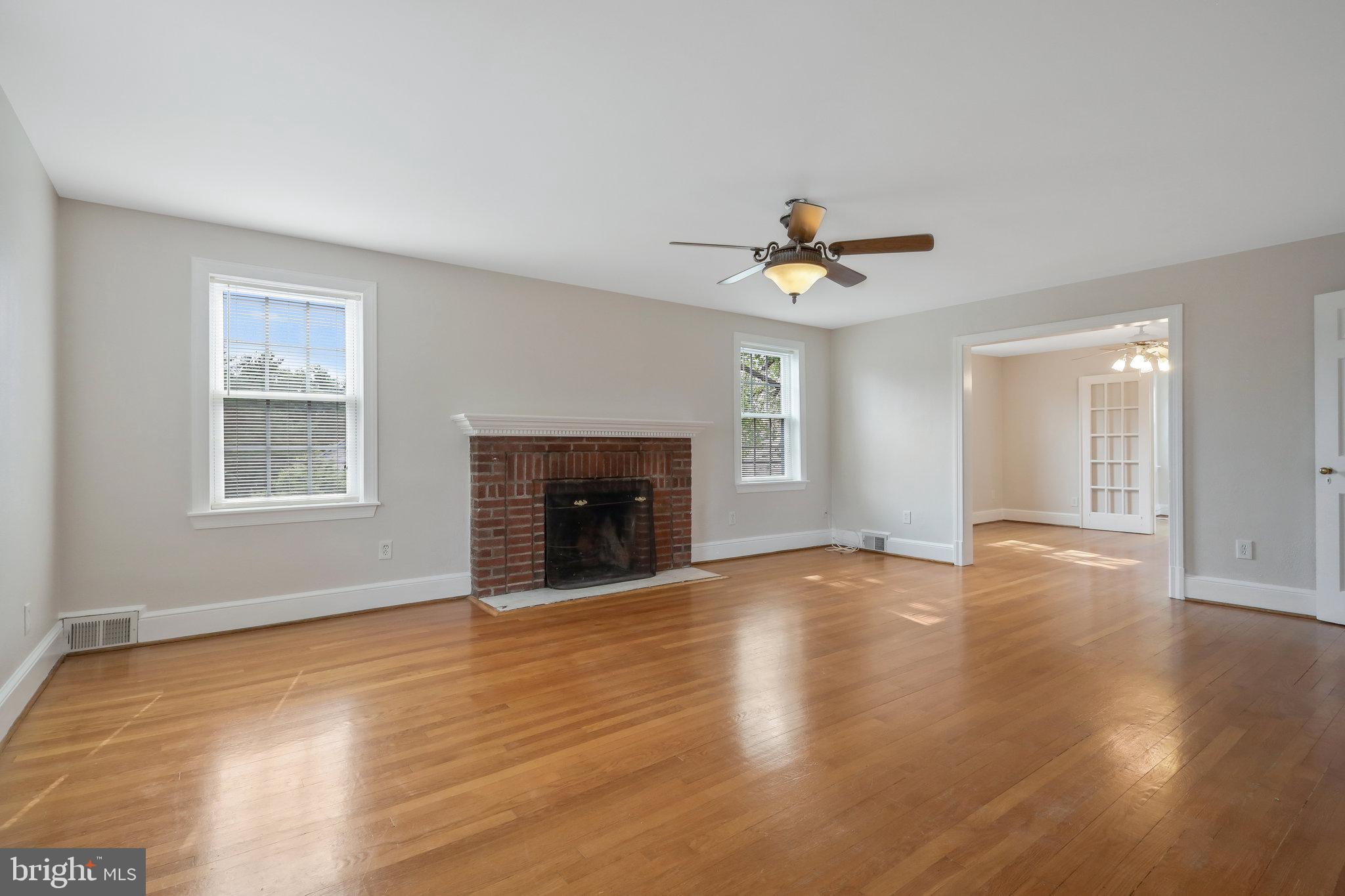 LYON PARK - Residential Lease