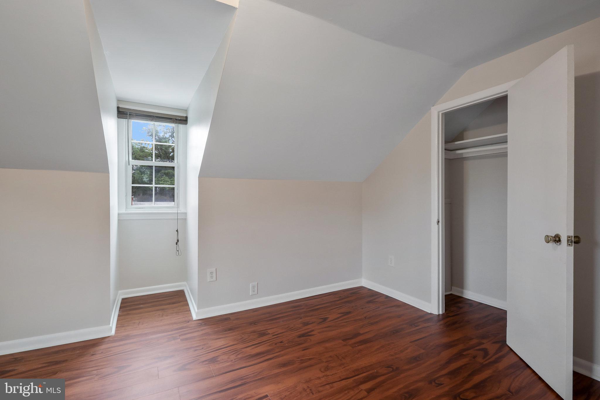 LYON PARK - Residential Lease