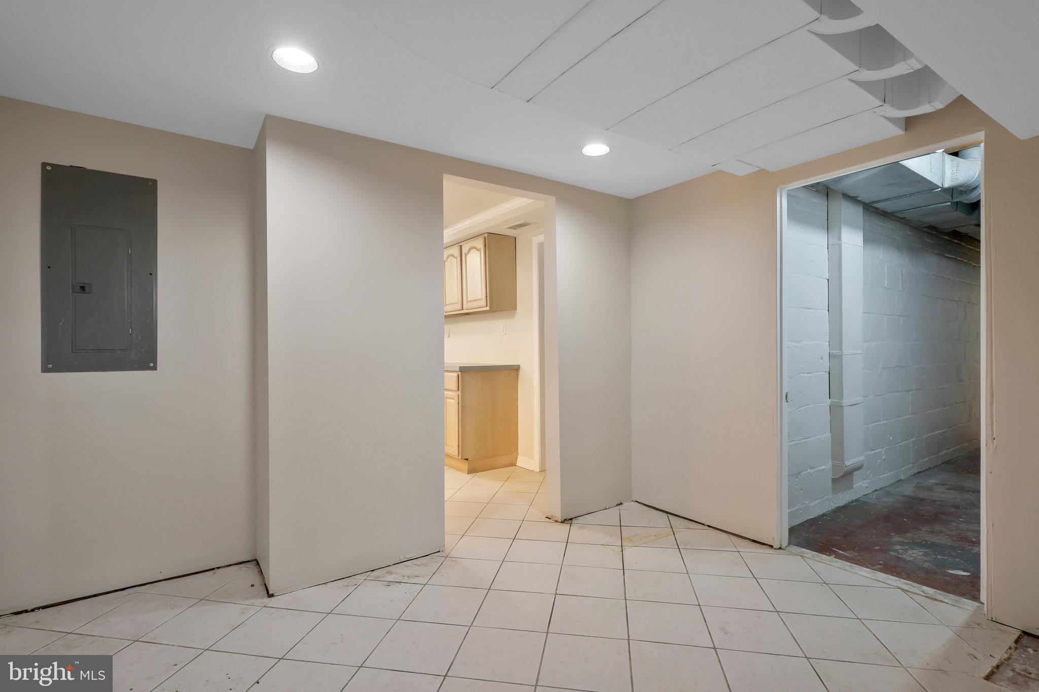 LYON PARK - Residential Lease