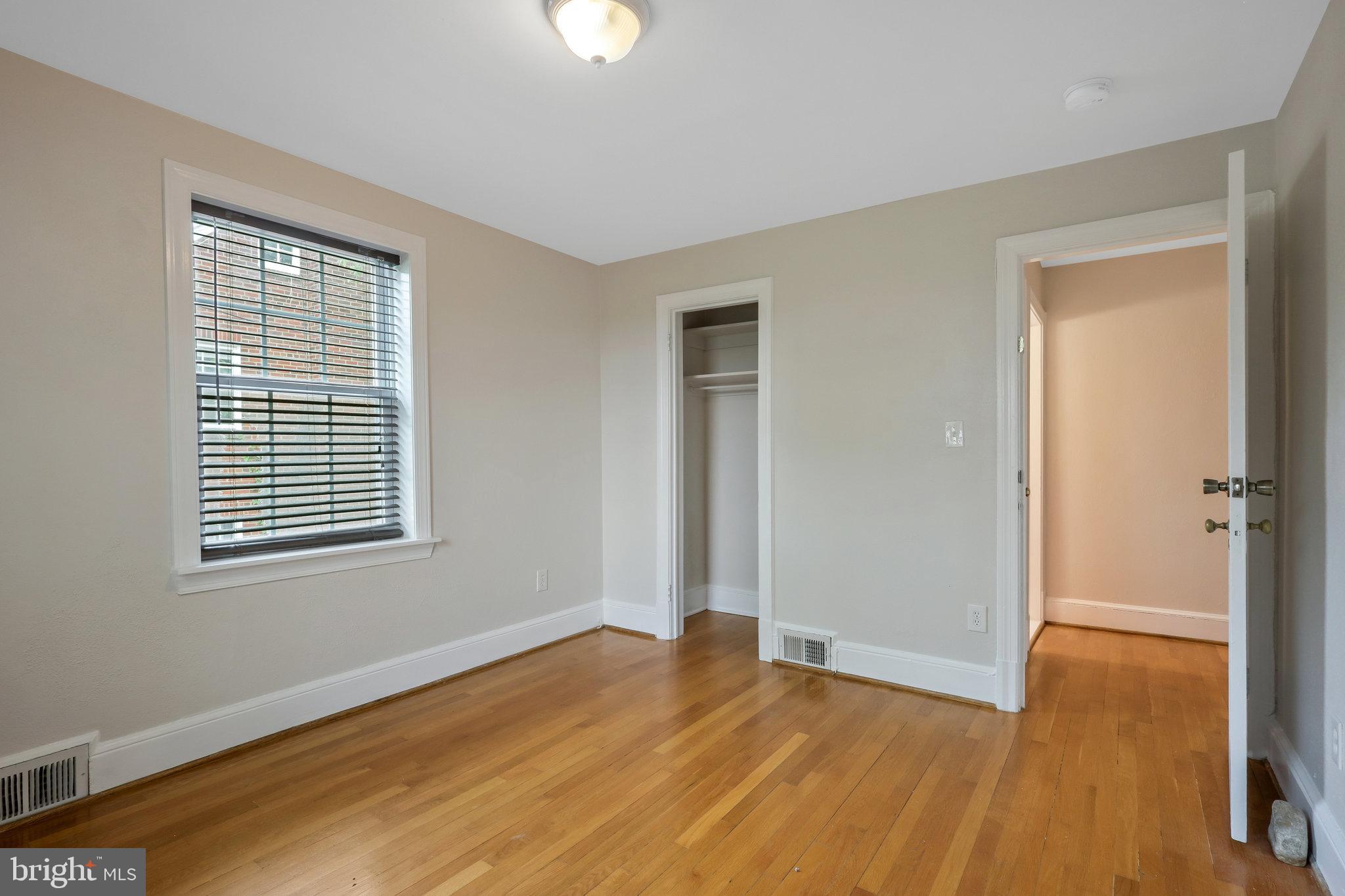 LYON PARK - Residential Lease