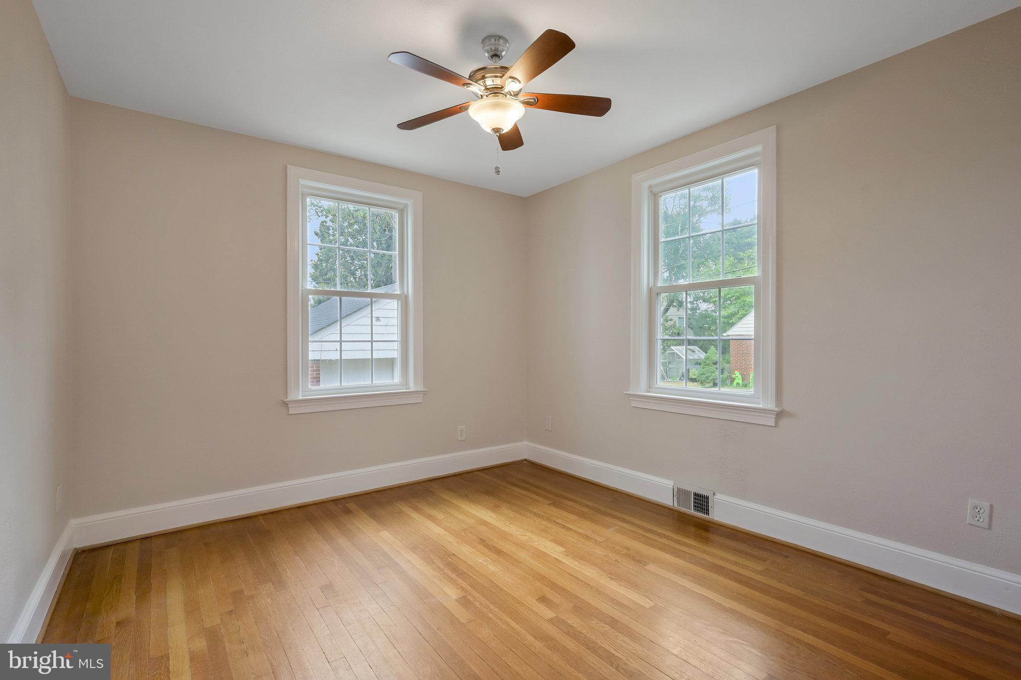 LYON PARK - Residential Lease