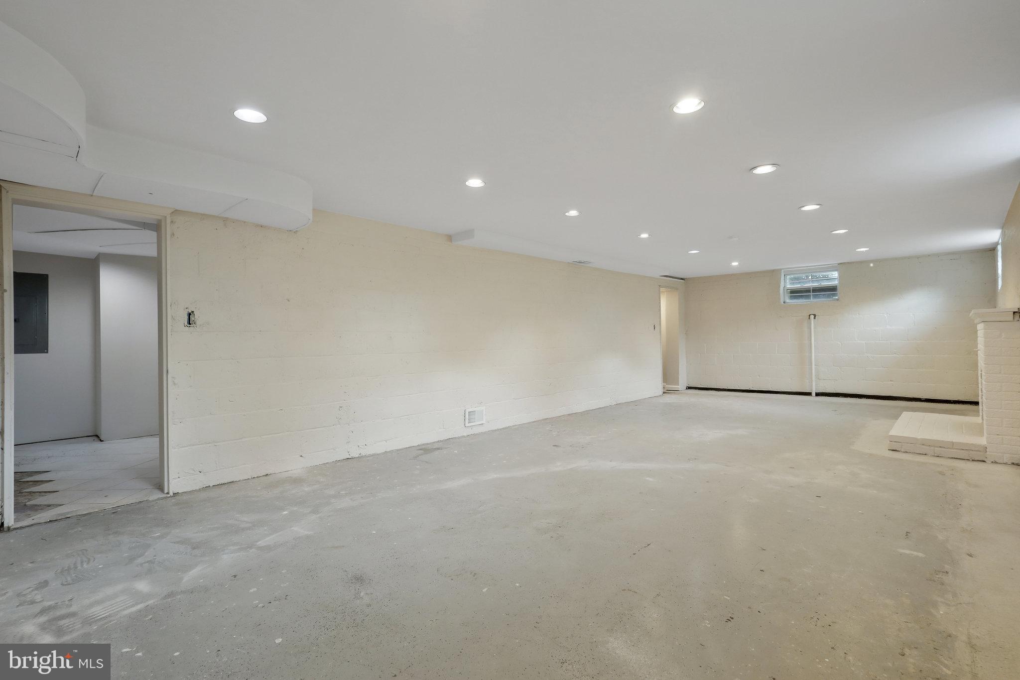 LYON PARK - Residential Lease