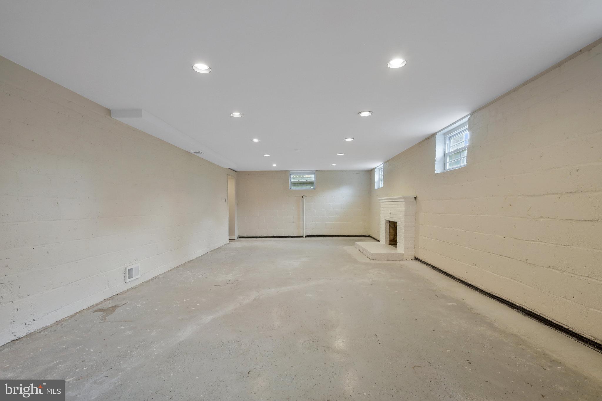 LYON PARK - Residential Lease