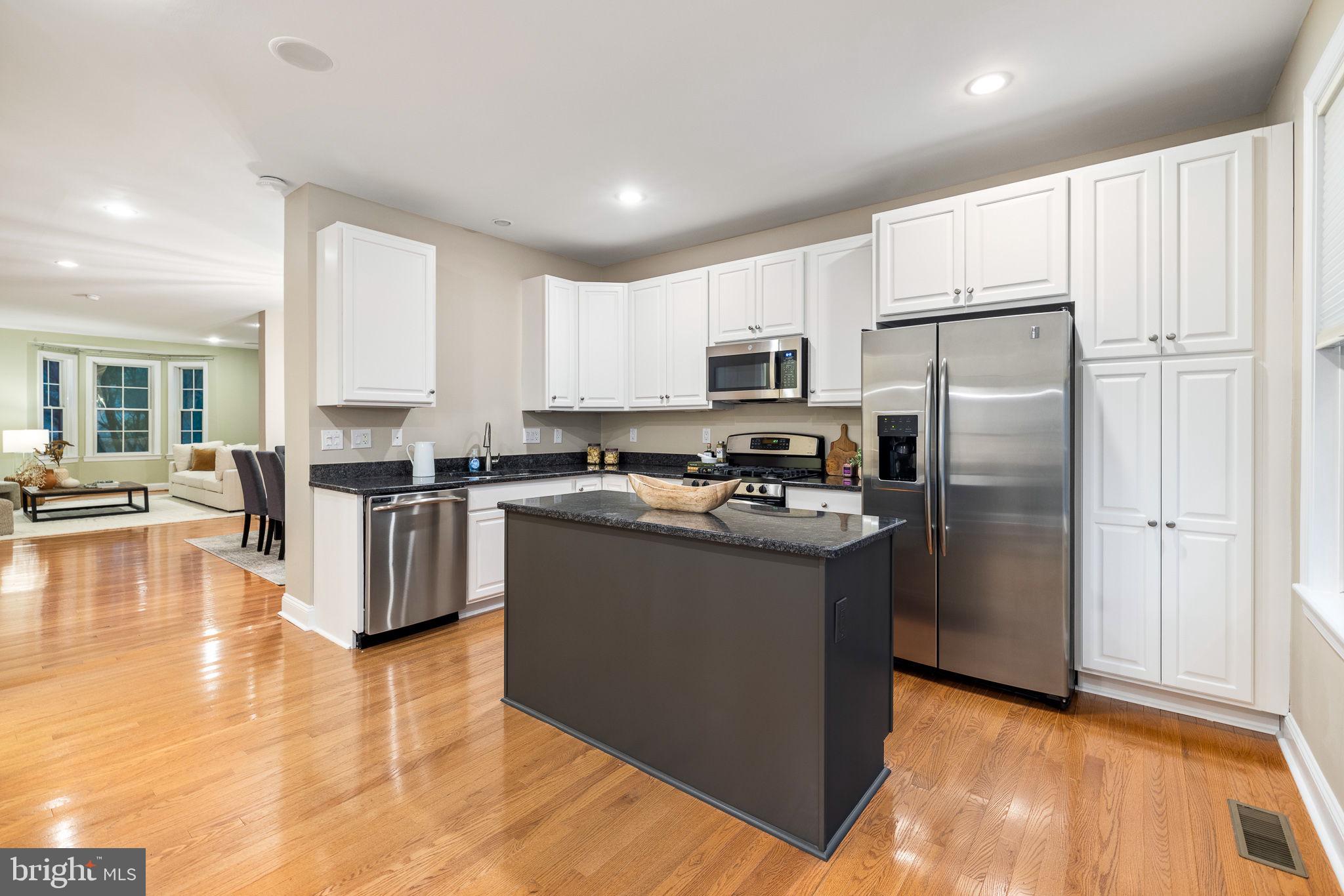 FAIRMOUNT - Residential