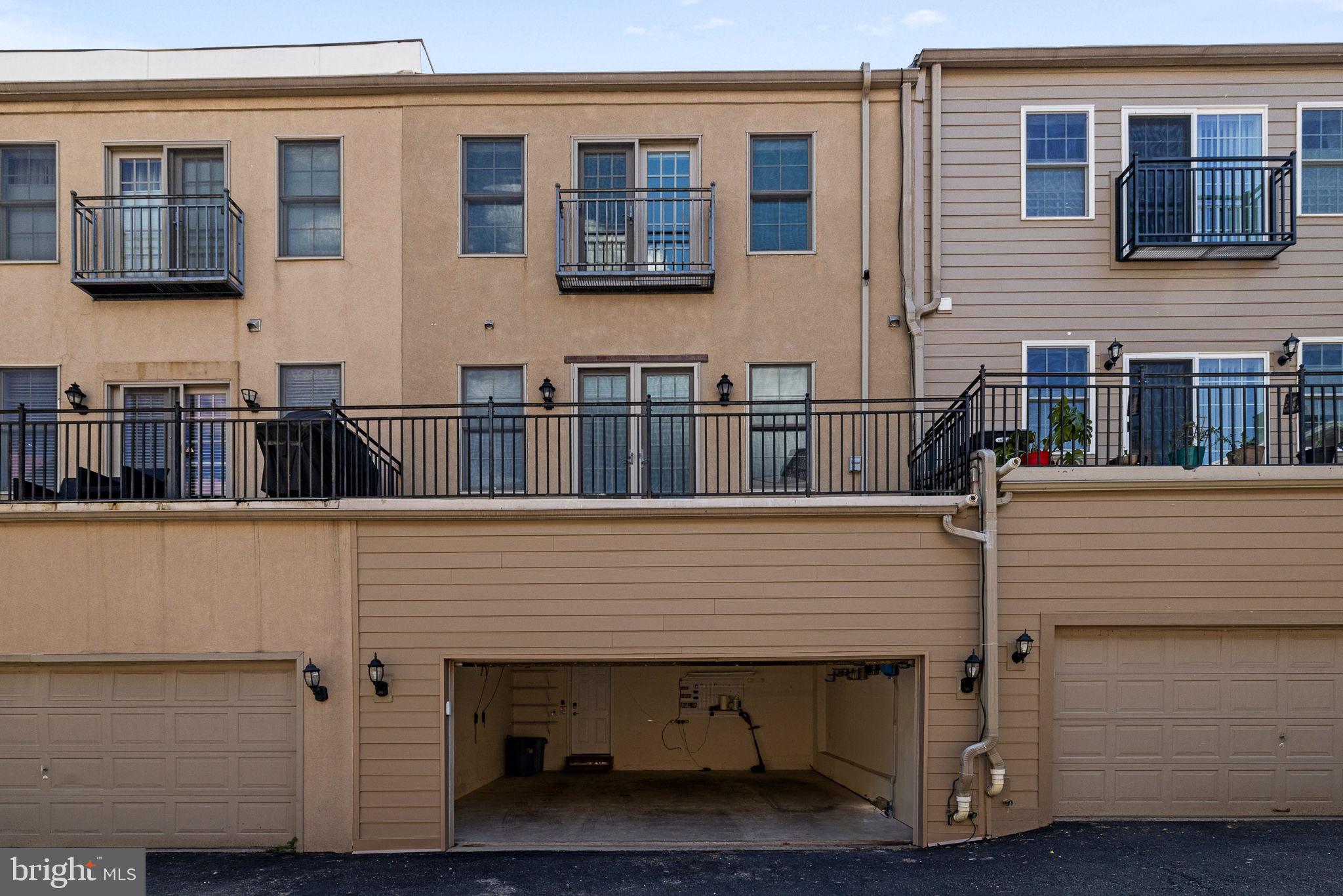 FAIRMOUNT - Residential