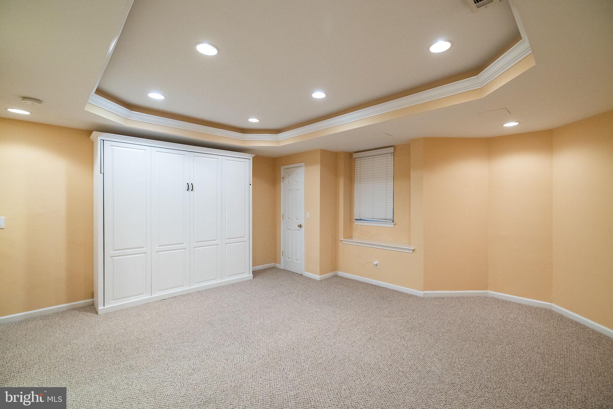 FAIRMOUNT - Residential