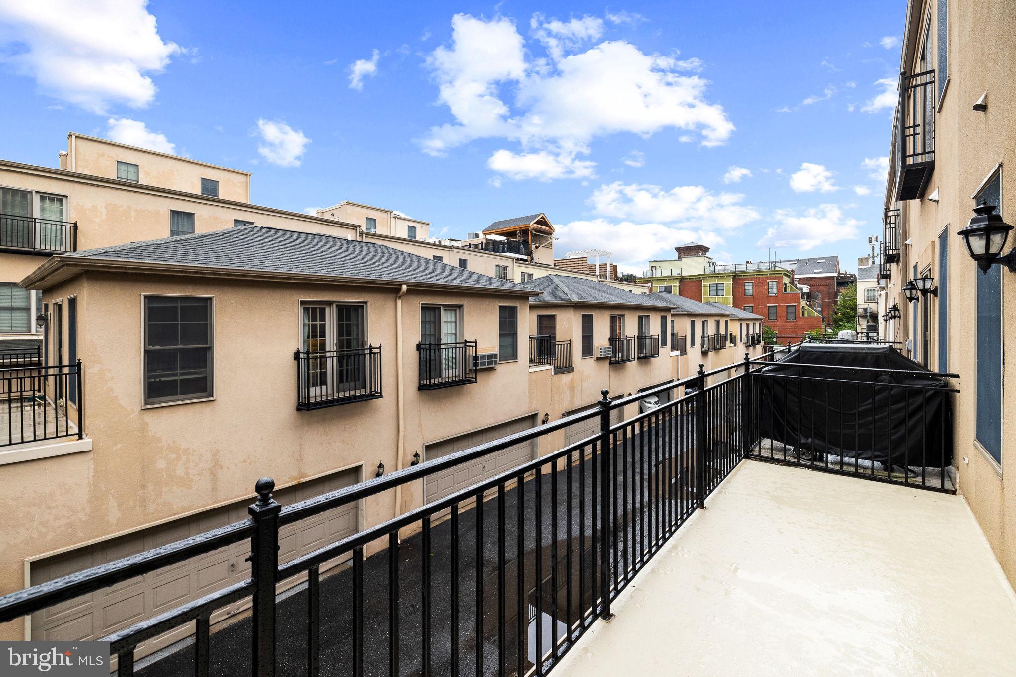 FAIRMOUNT - Residential