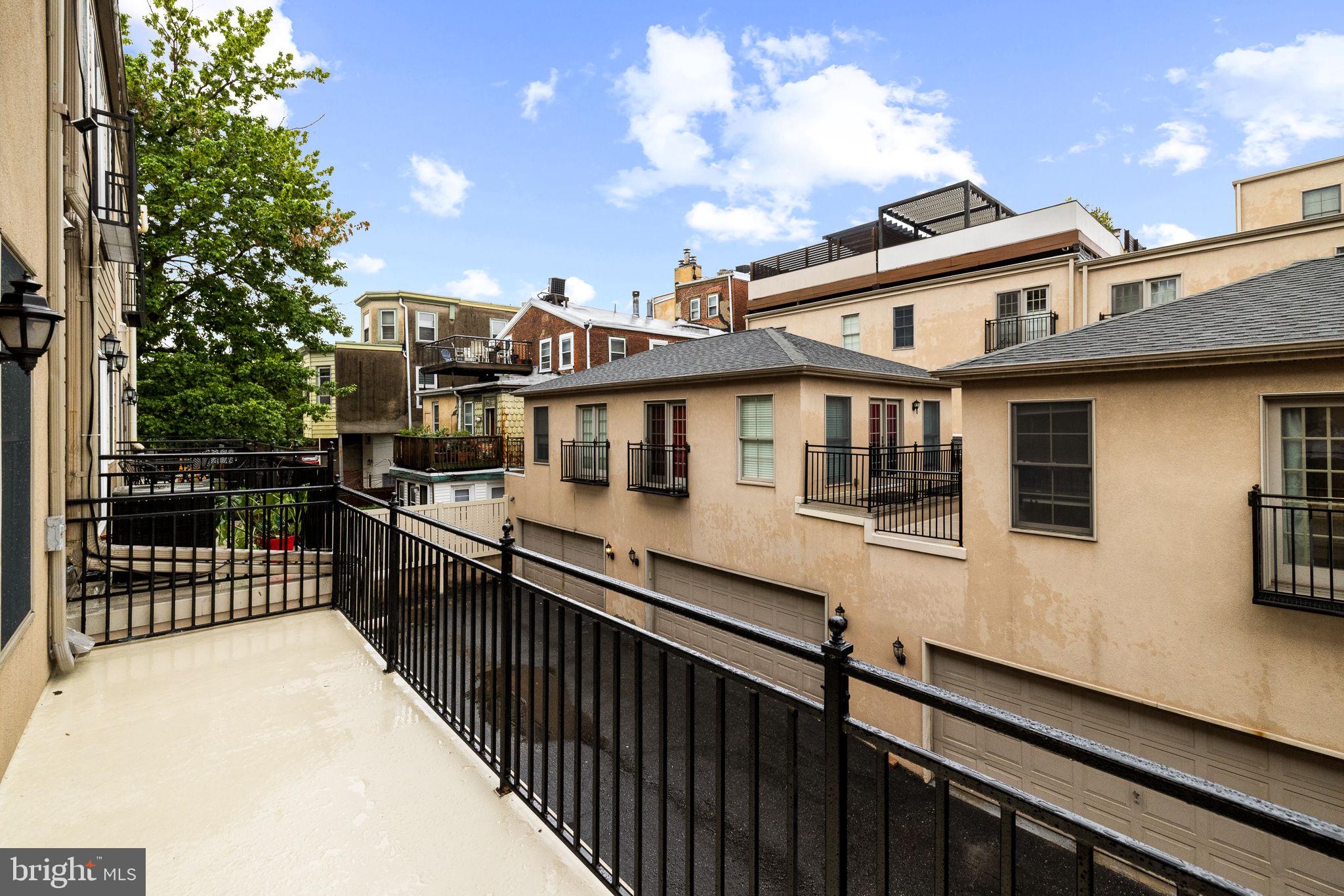 FAIRMOUNT - Residential