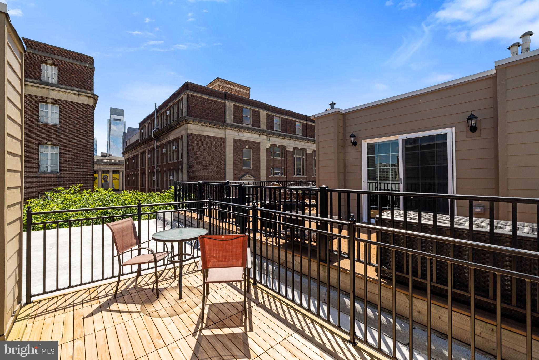 FAIRMOUNT - Residential