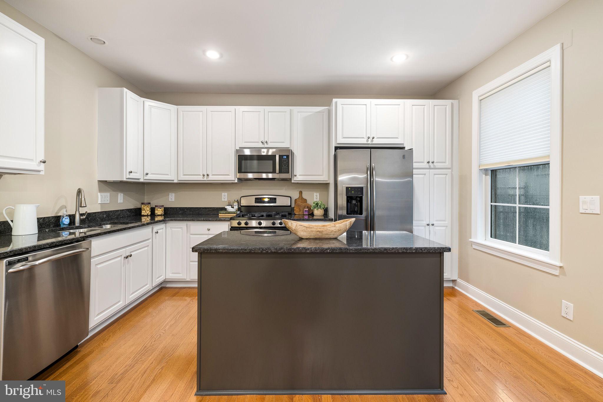 FAIRMOUNT - Residential