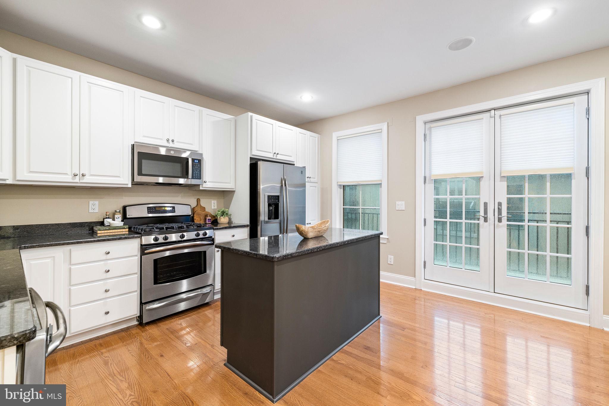 FAIRMOUNT - Residential