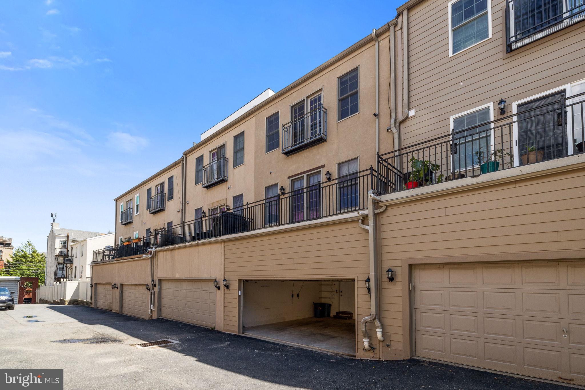 FAIRMOUNT - Residential