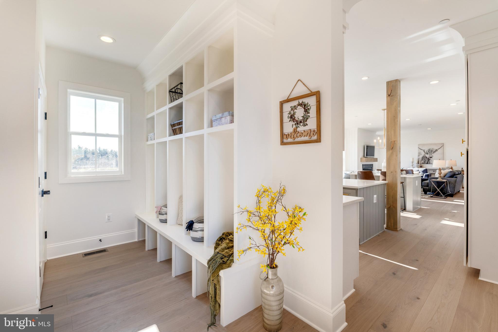 ALISON'S RIDGE - Land