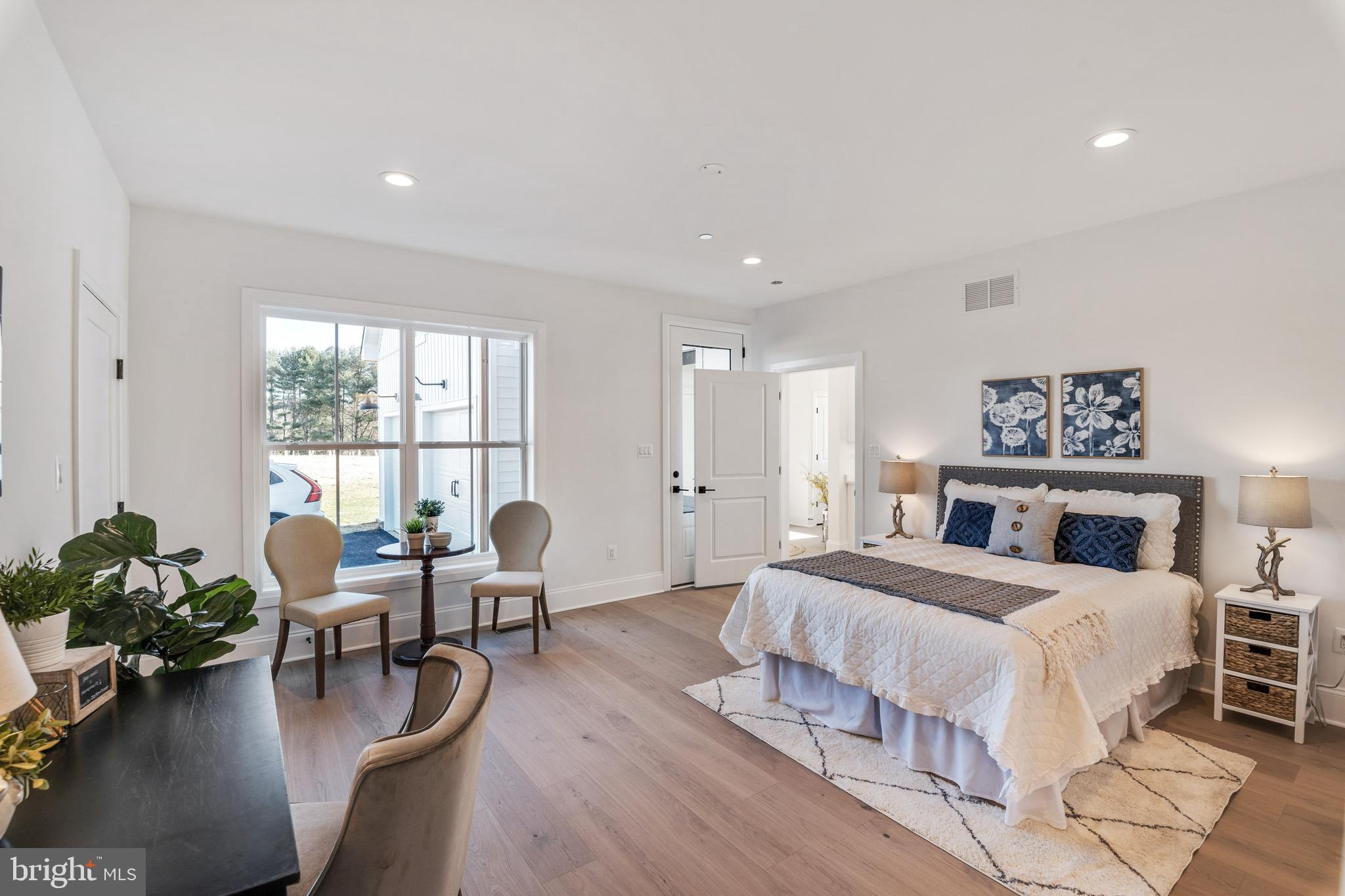 ALISON'S RIDGE - Land