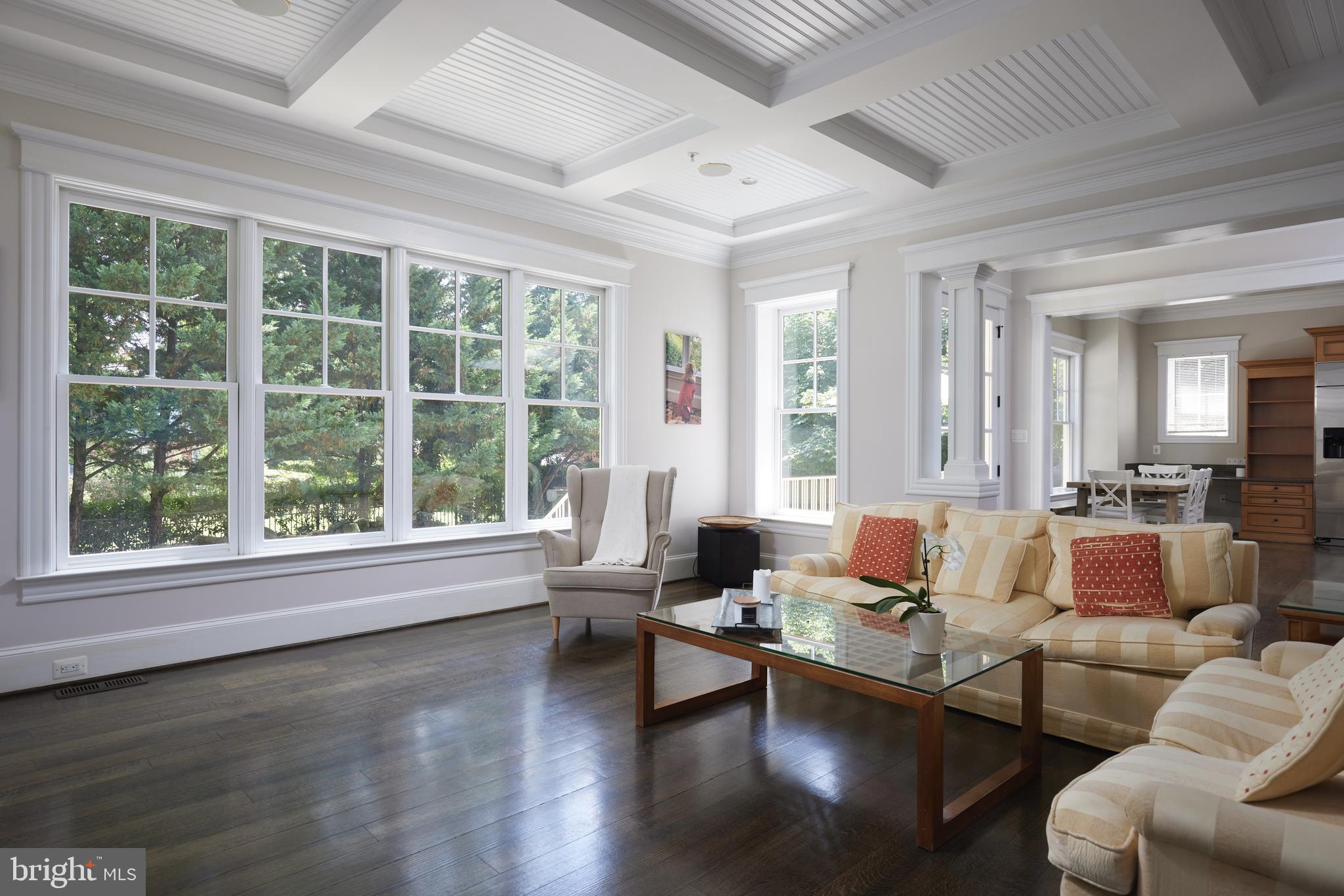 ENGLISH VILLAGE - Residential