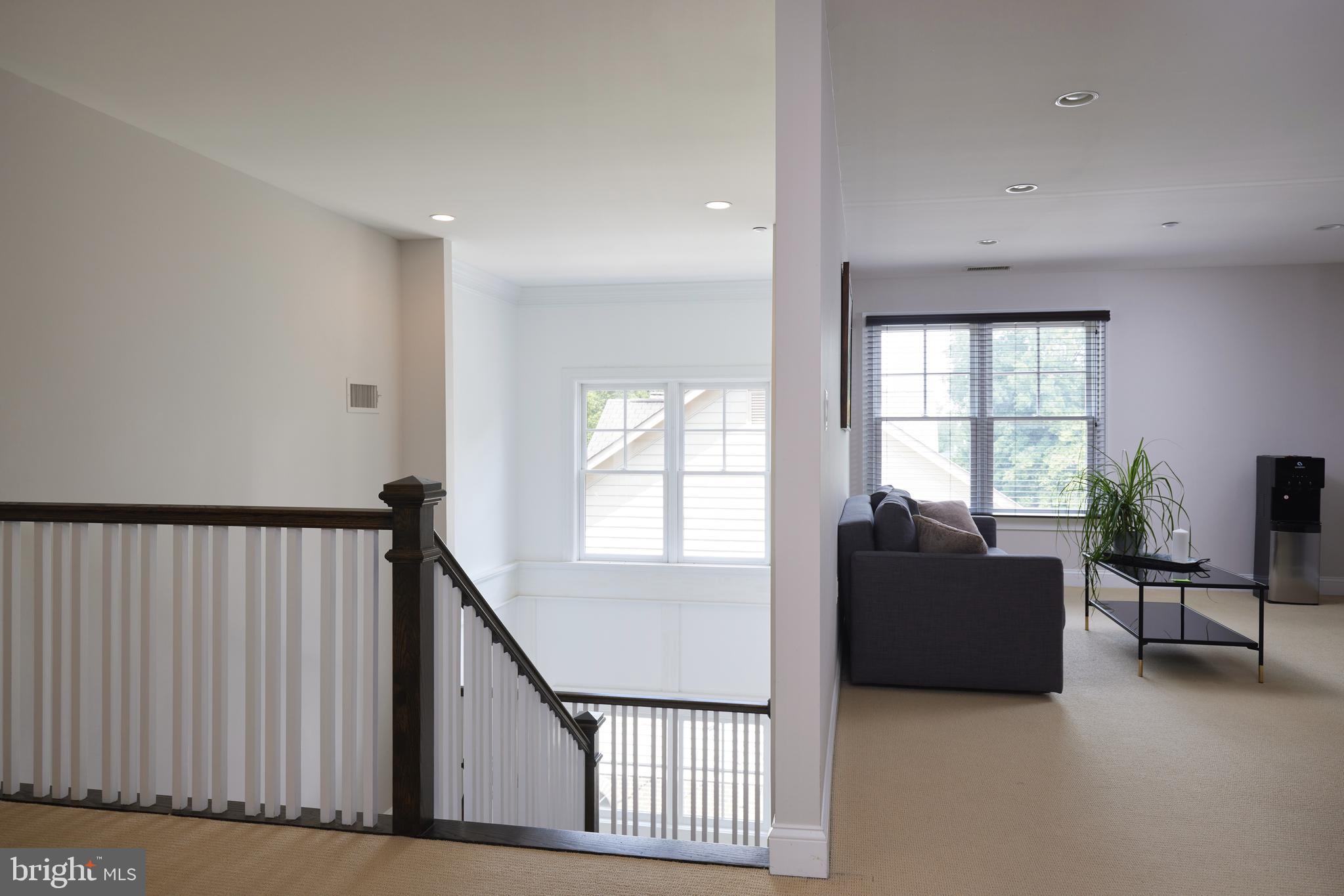 ENGLISH VILLAGE - Residential