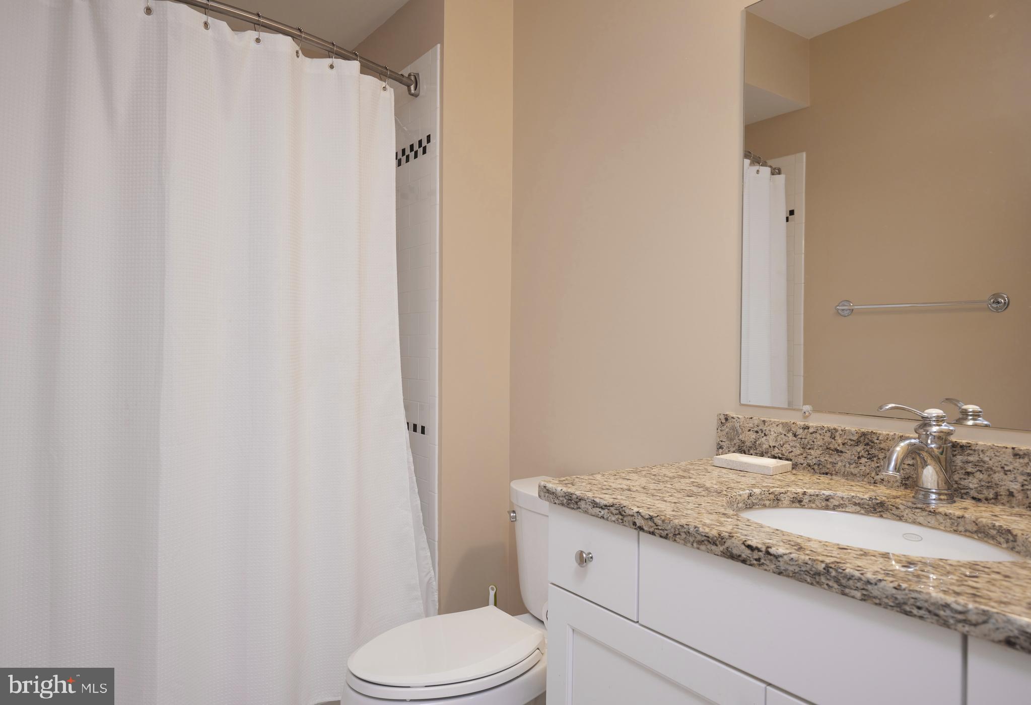 ENGLISH VILLAGE - Residential