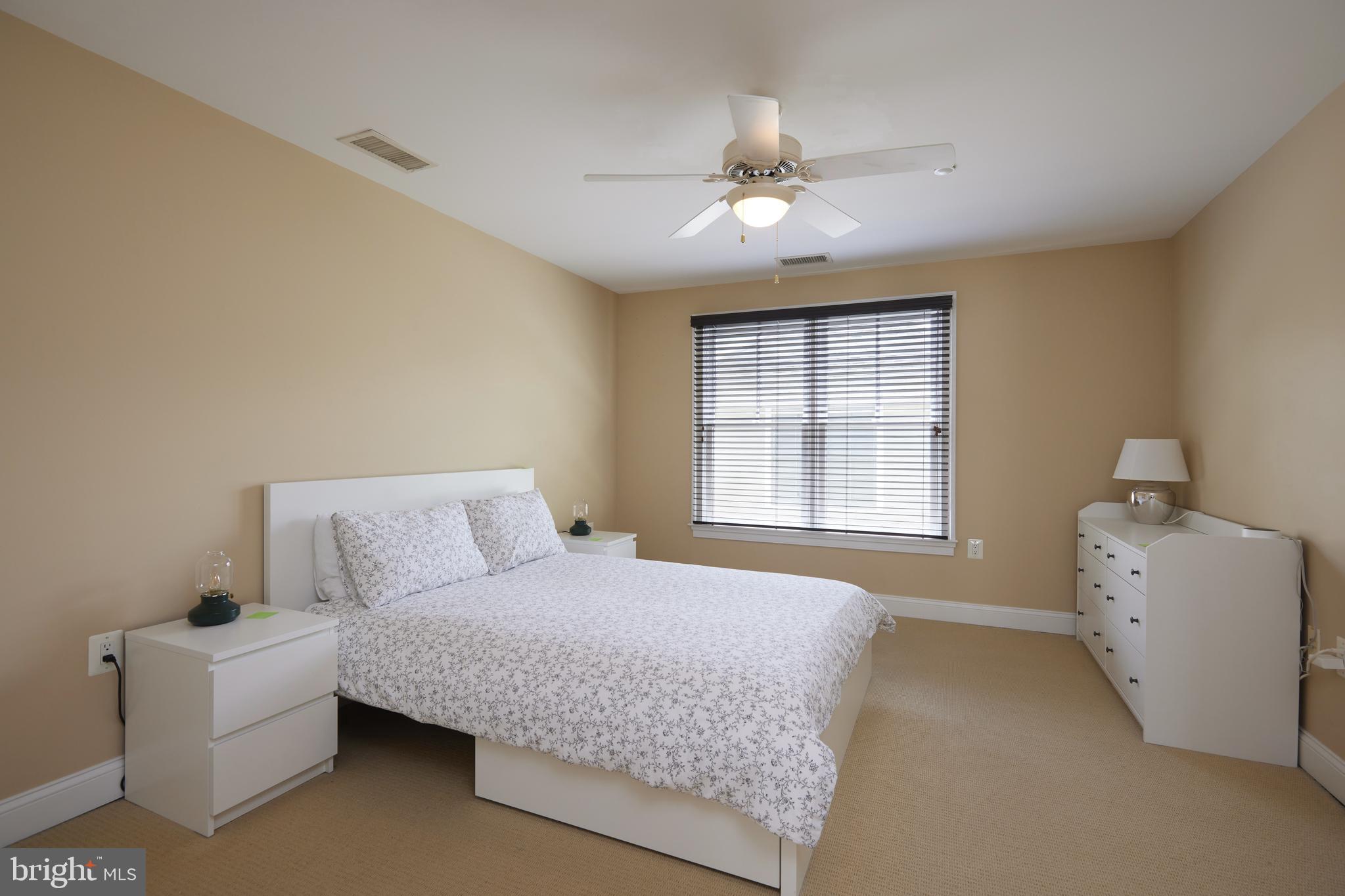 ENGLISH VILLAGE - Residential