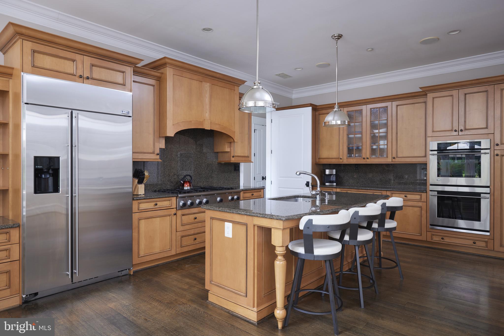 ENGLISH VILLAGE - Residential