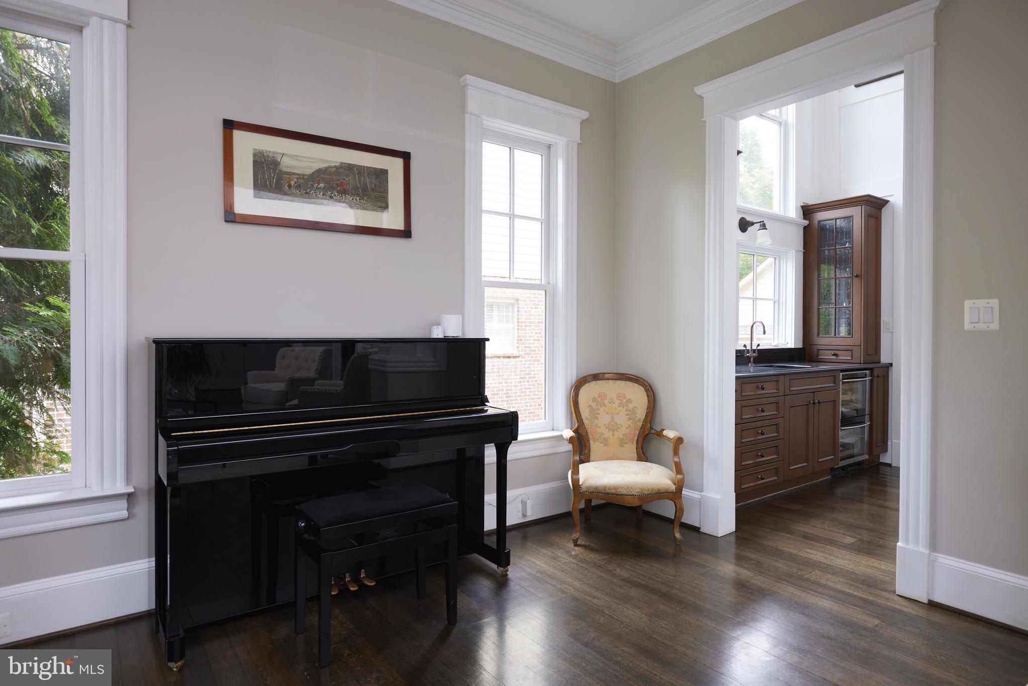 ENGLISH VILLAGE - Residential