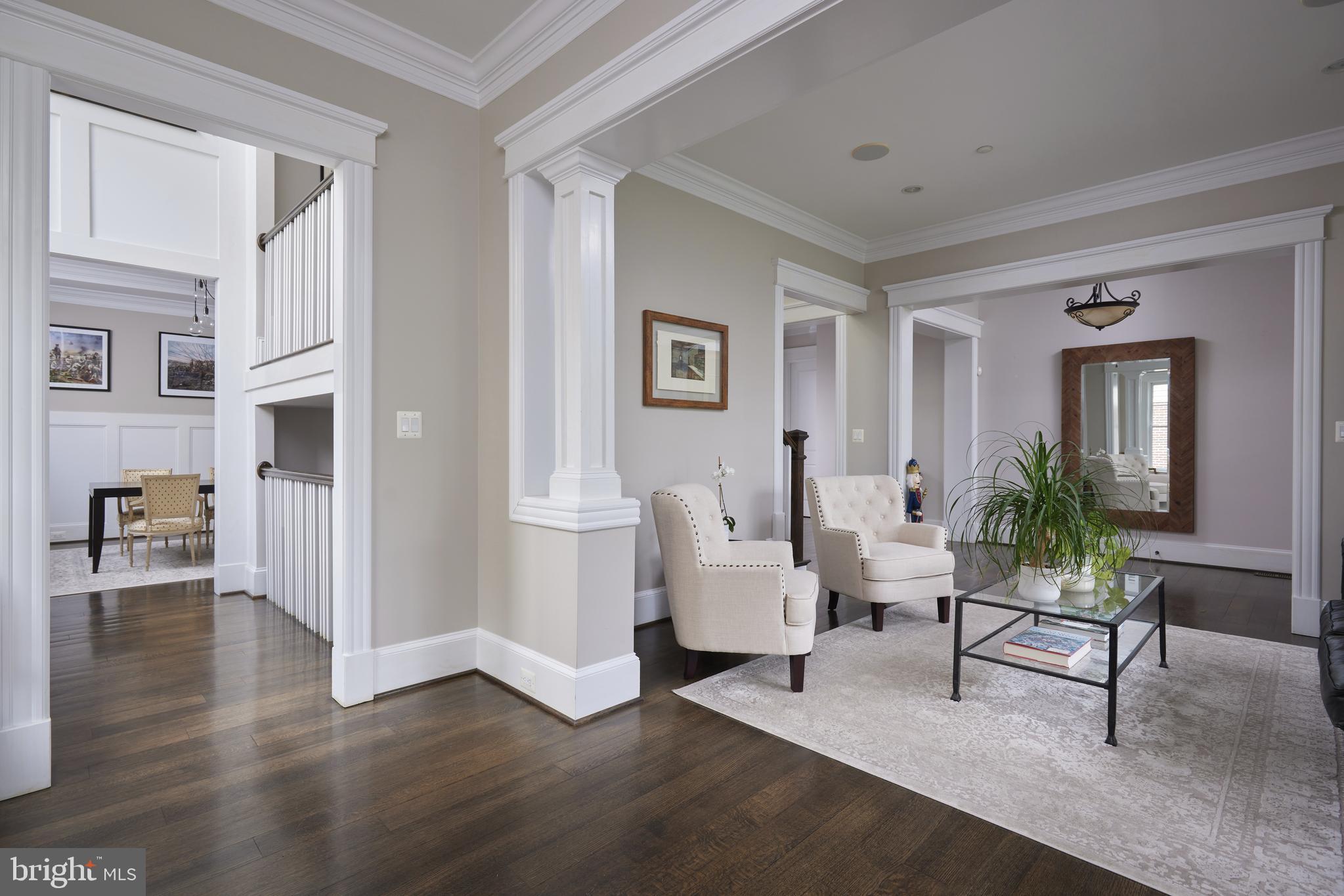 ENGLISH VILLAGE - Residential