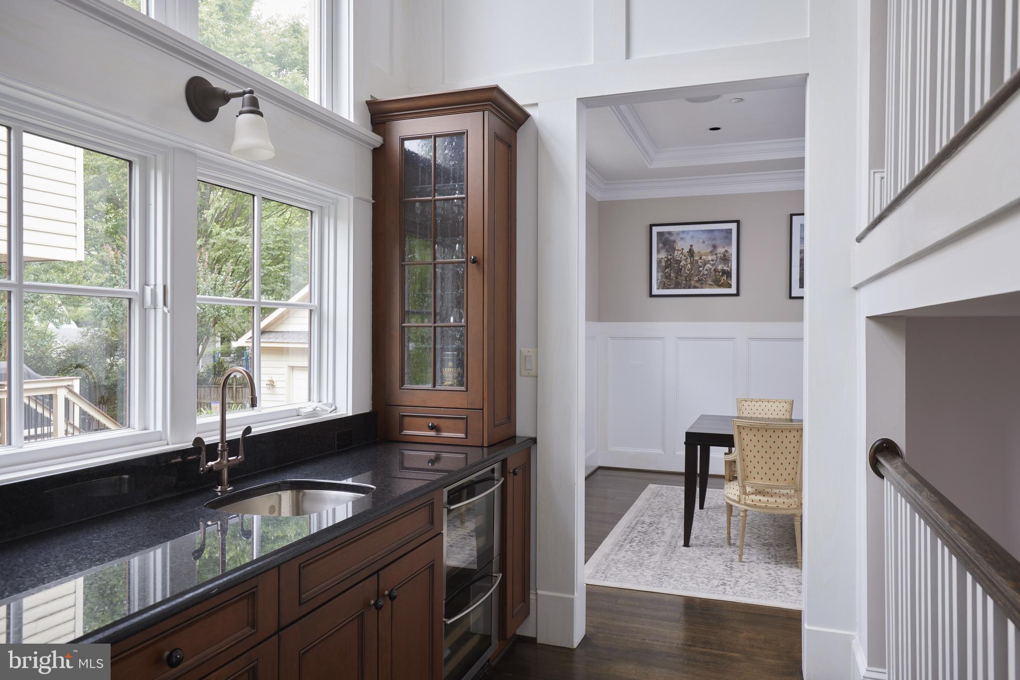 ENGLISH VILLAGE - Residential