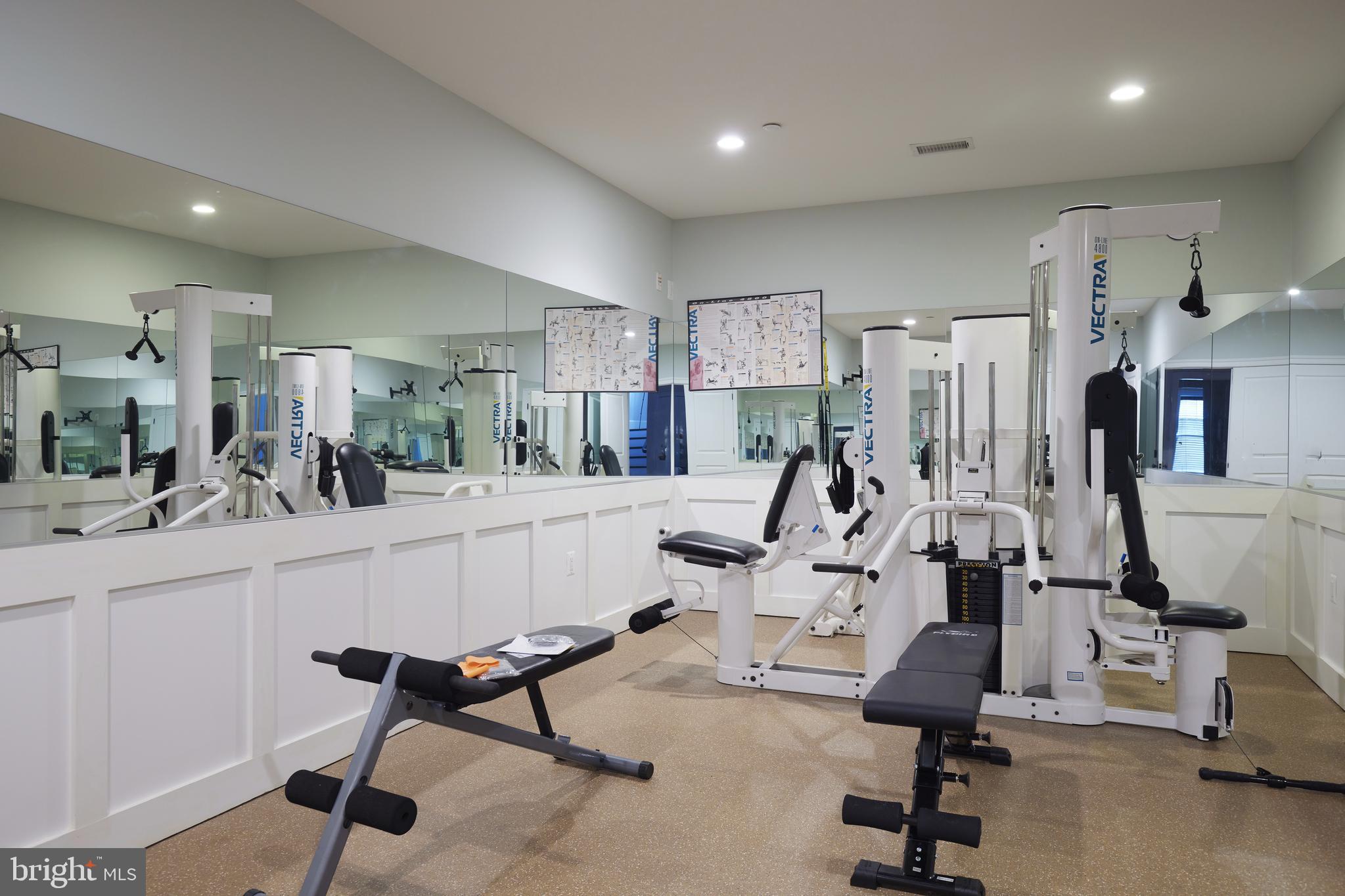 ENGLISH VILLAGE - Residential