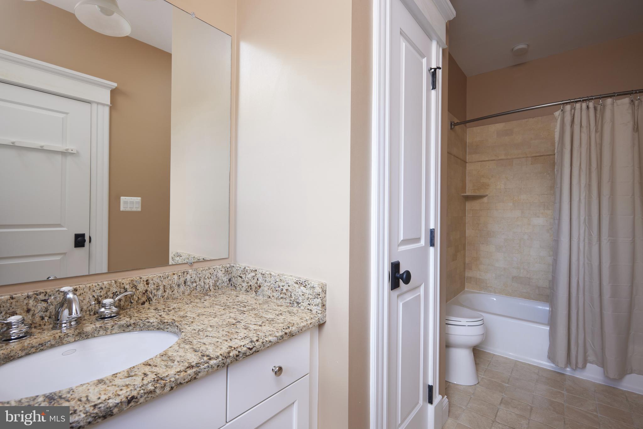 ENGLISH VILLAGE - Residential