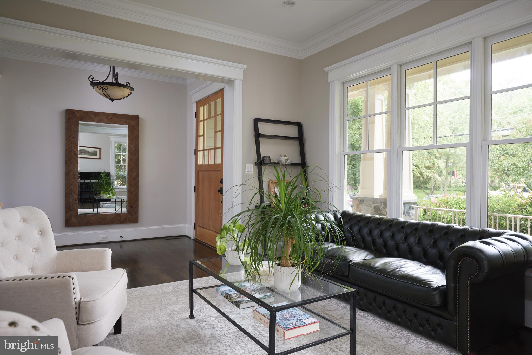 ENGLISH VILLAGE - Residential