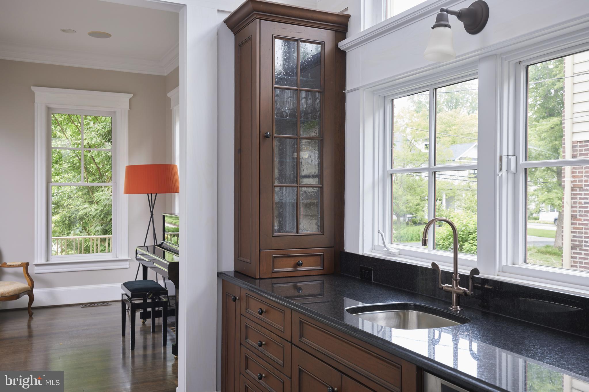 ENGLISH VILLAGE - Residential