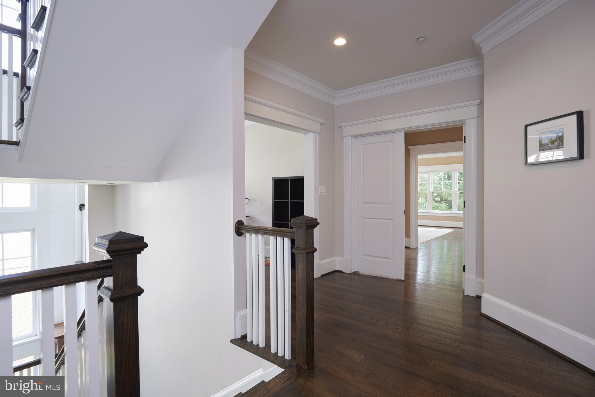 ENGLISH VILLAGE - Residential