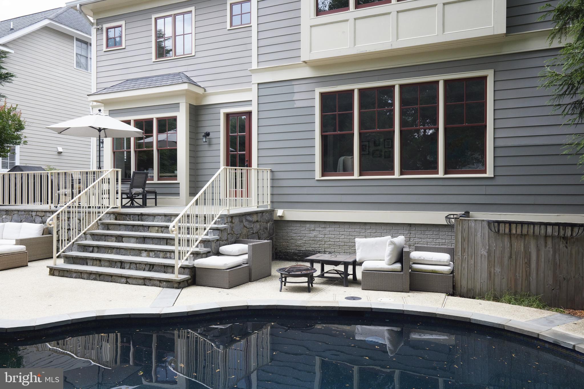 ENGLISH VILLAGE - Residential