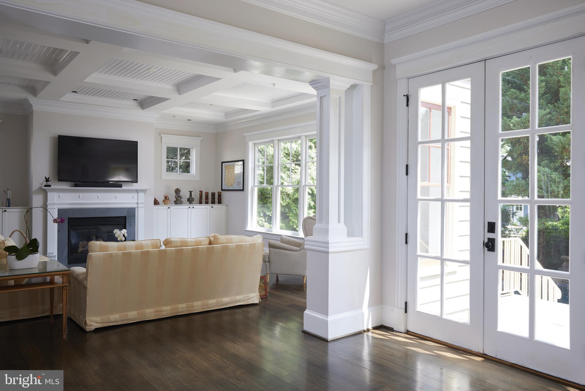 ENGLISH VILLAGE - Residential