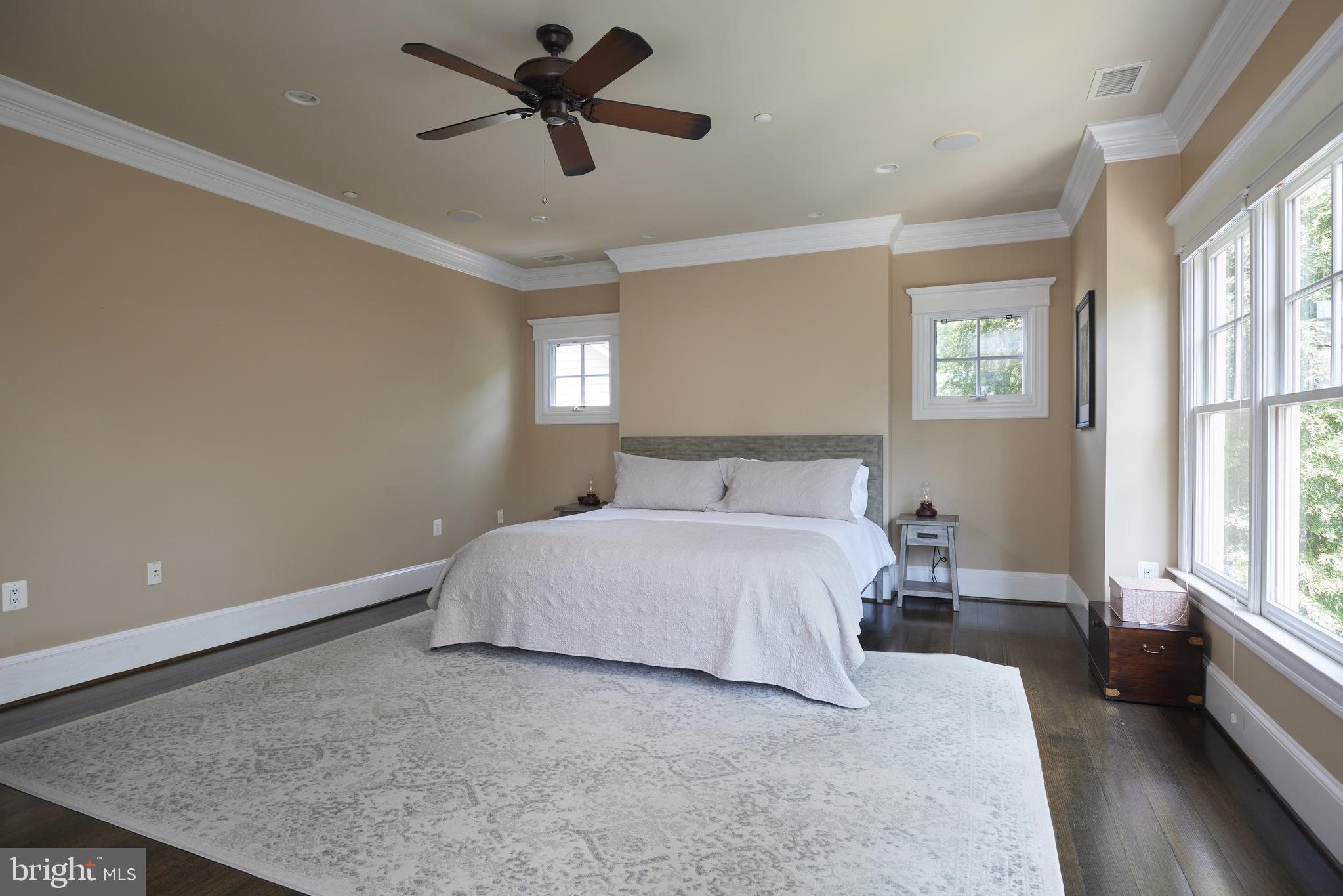 ENGLISH VILLAGE - Residential